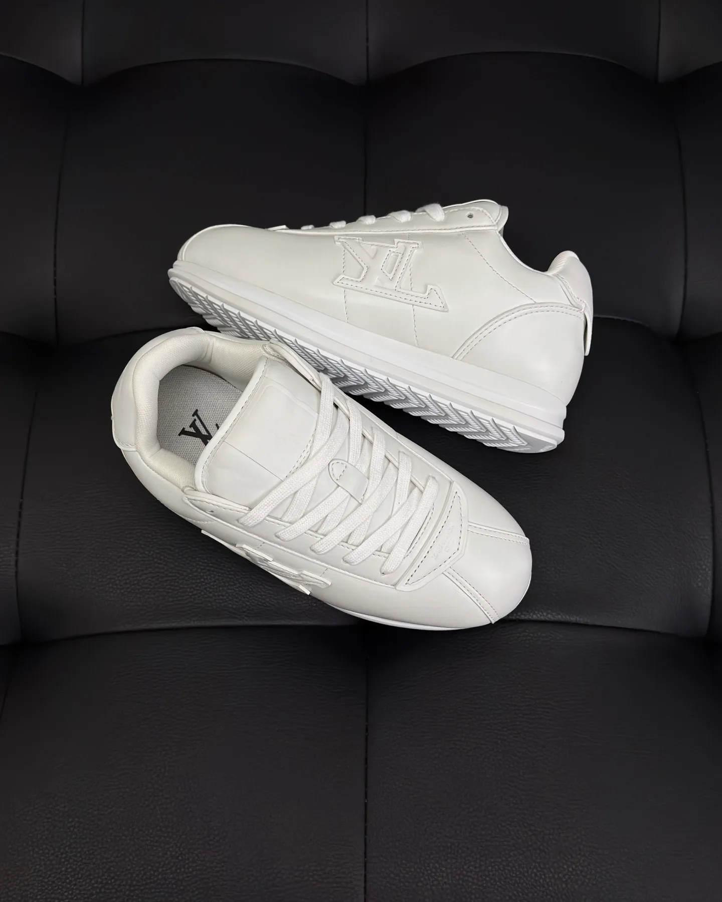 LV BUTTERSOFT Sneaker (White) — ビュー 6