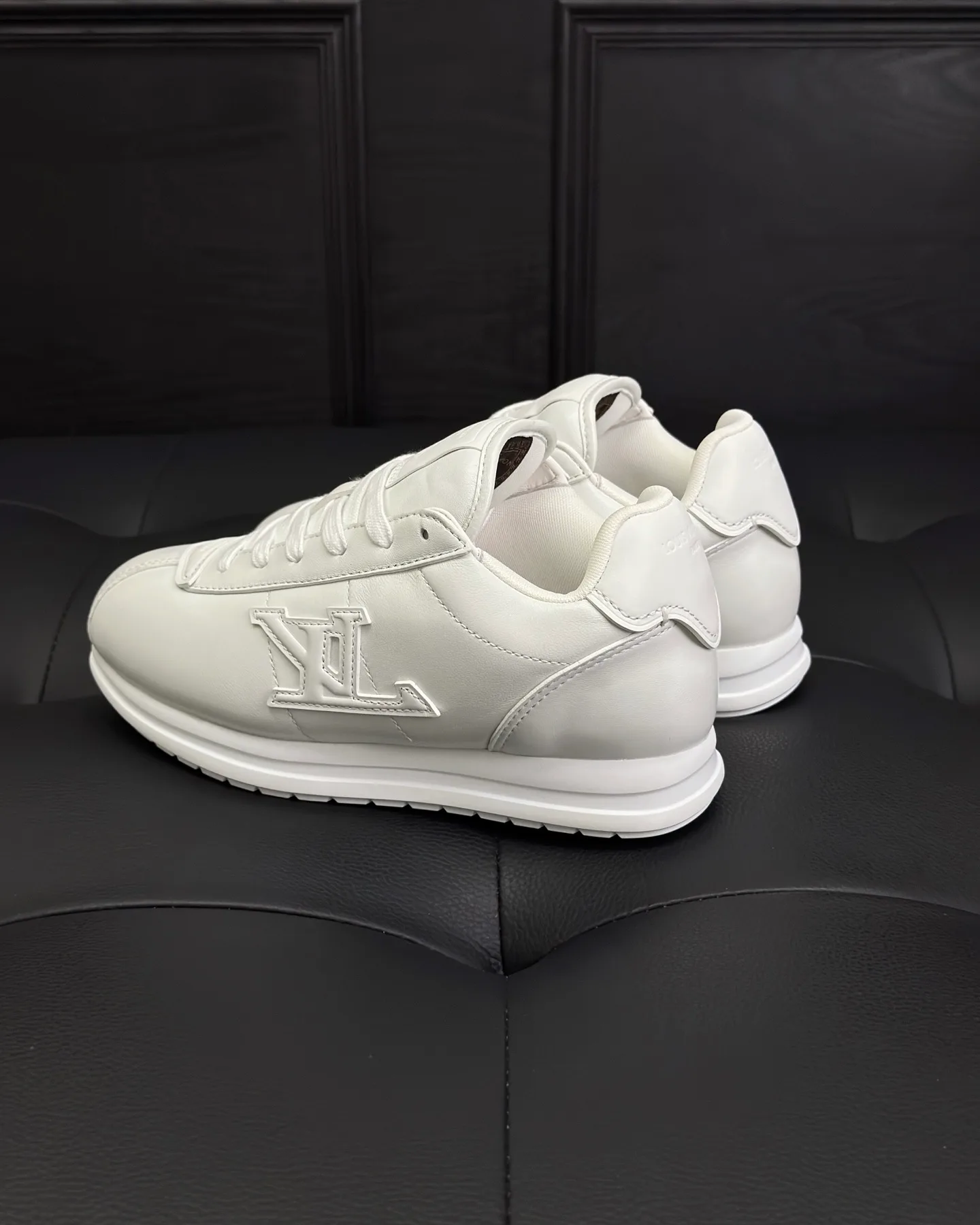 LV BUTTERSOFT Sneaker (White) — ビュー 7