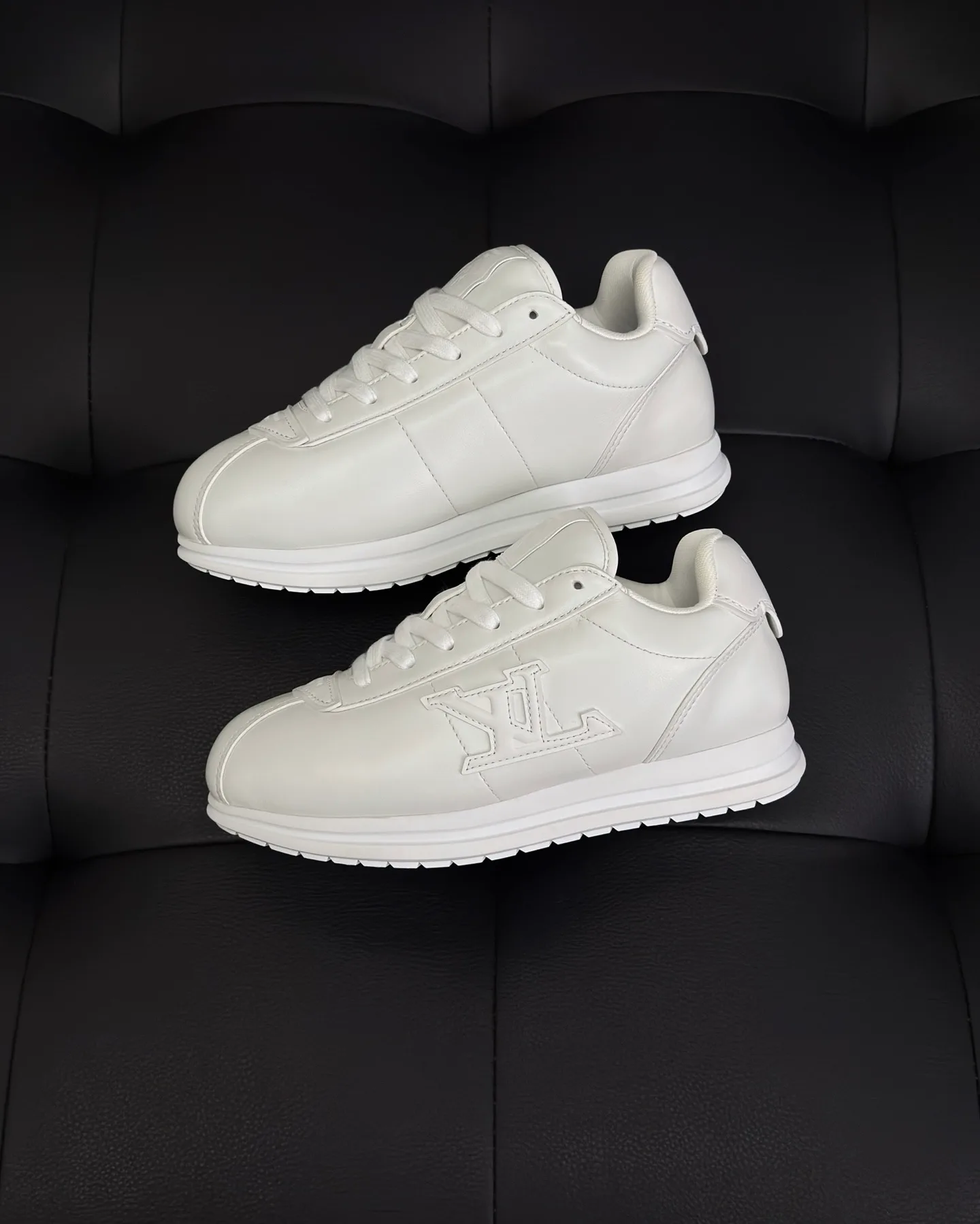 LV BUTTERSOFT Sneaker (White)