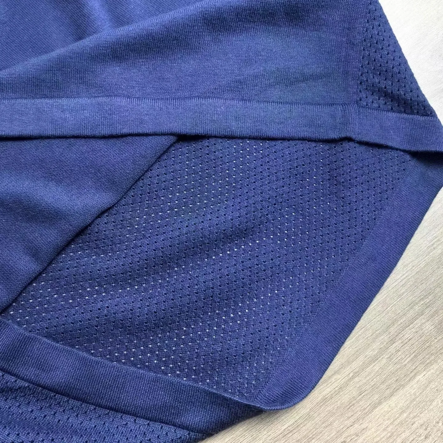 Cotton-Cashmere Short-Sleeved Crewneck (Deep Navy) — 보기 4