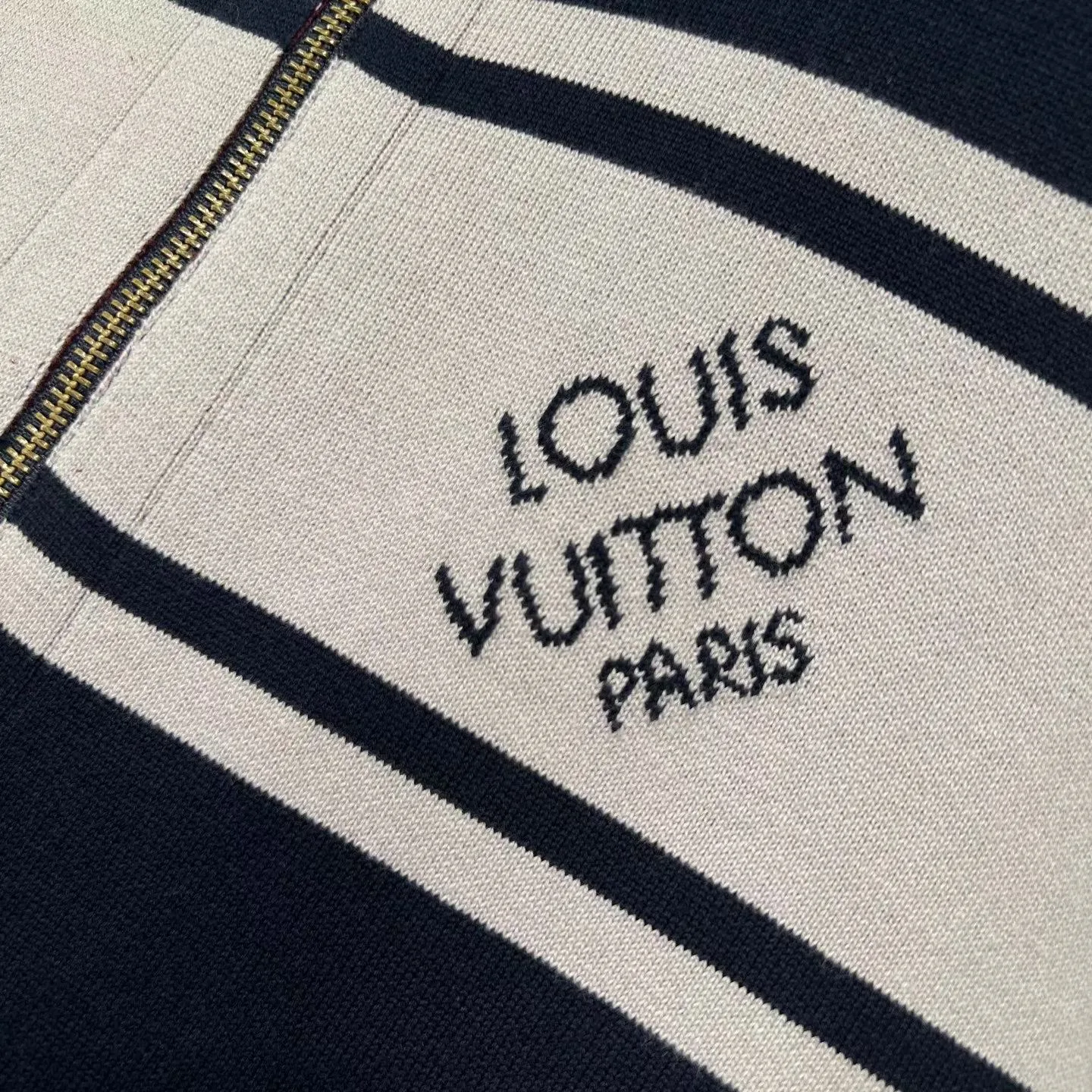 LV Double Face Reversible Jacquard Track Top — ビュー 2