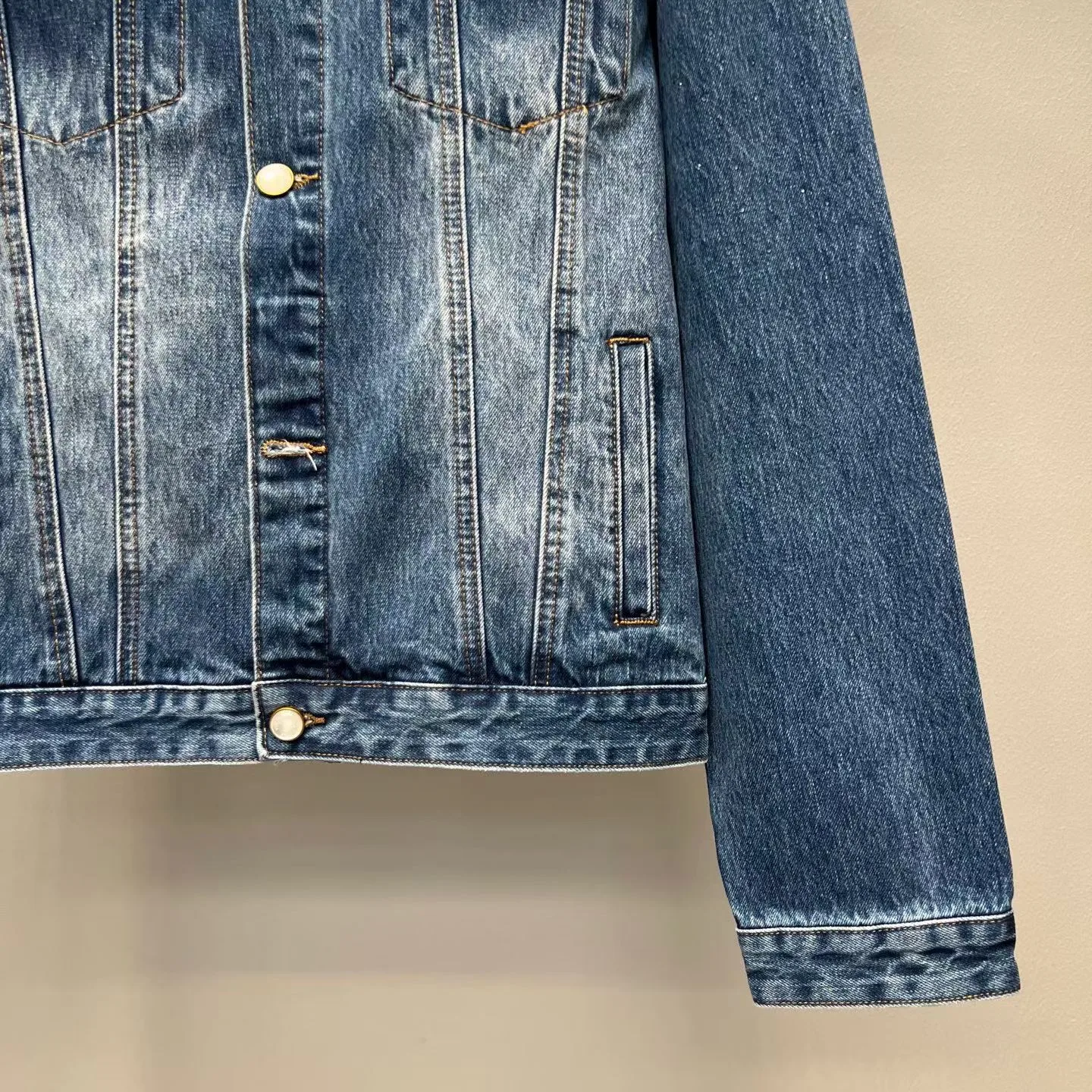 LV Embellished Trucker Jacket (Indigo) — ビュー 4