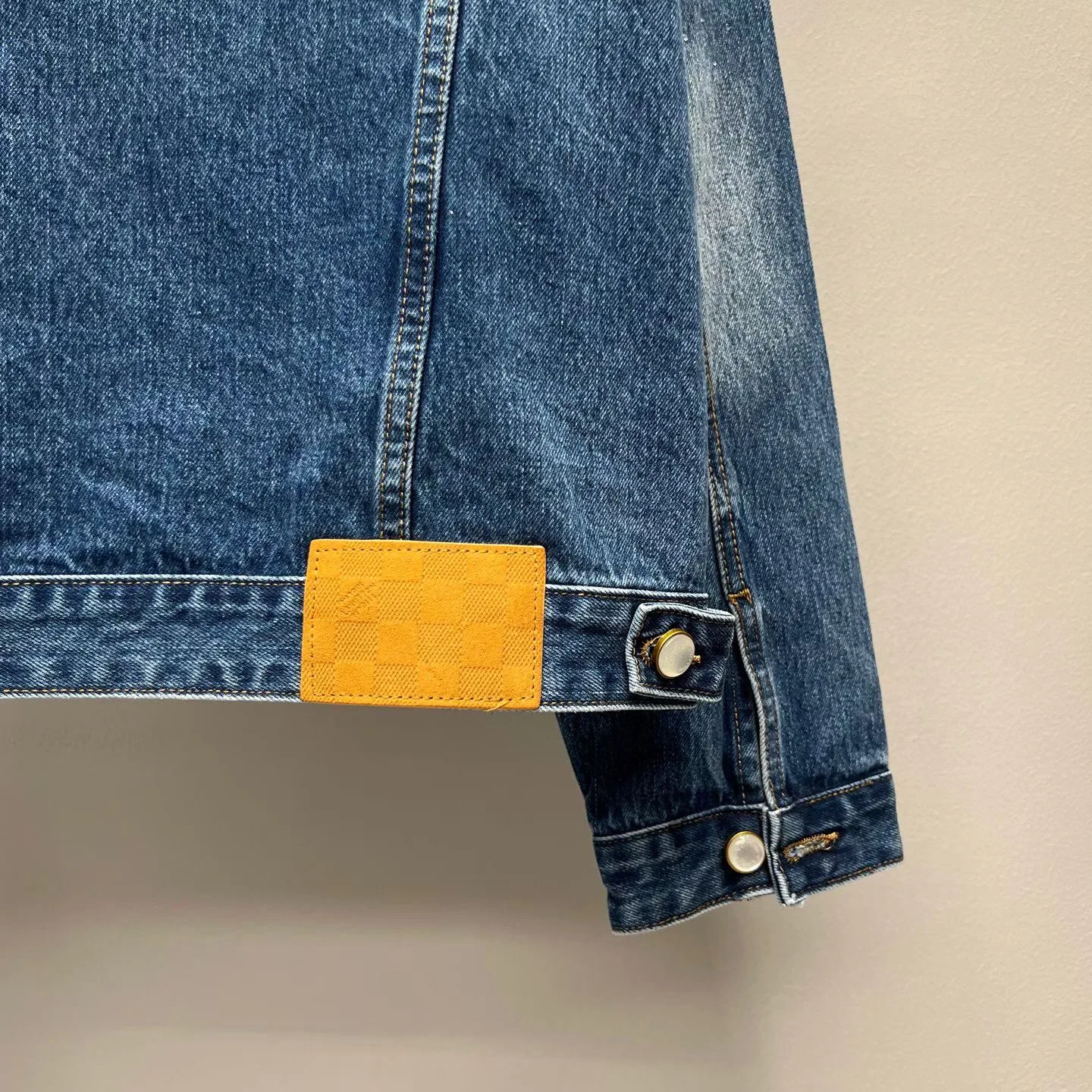 LV Embellished Trucker Jacket (Indigo) — ビュー 5