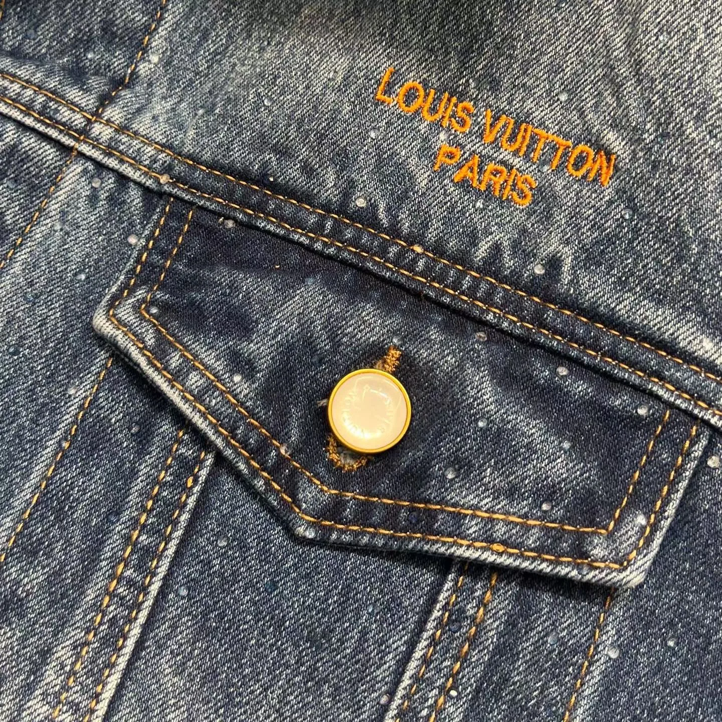 LV Embellished Trucker Jacket (Indigo) — ビュー 6