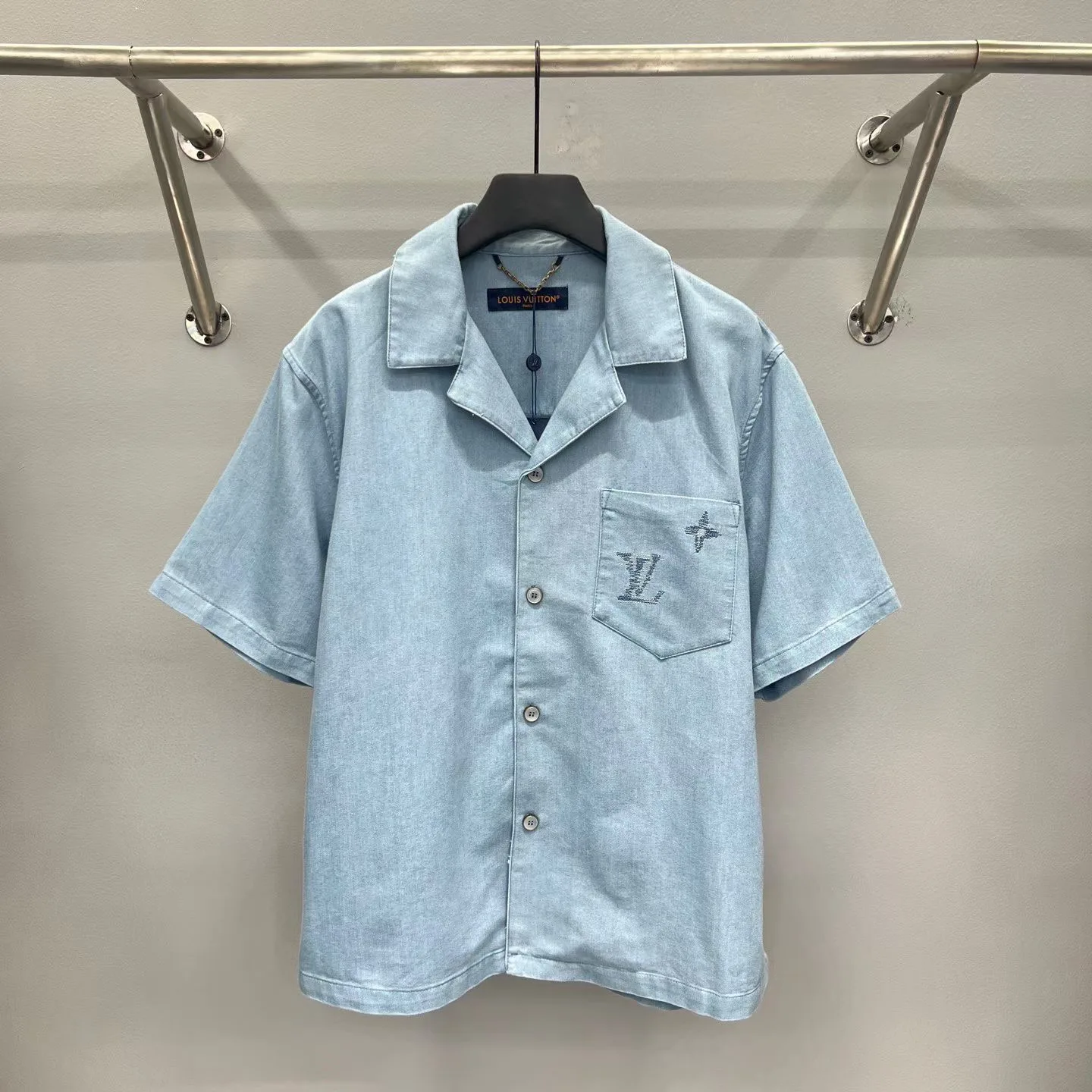 LV Embroidered Signature Chambray Short-Sleeved Shirt
