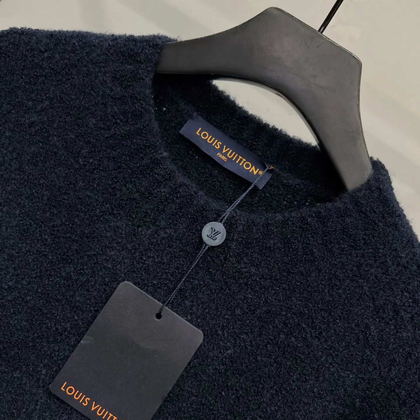 LV Embroidered Signature Long-Sleeved Crewneck (Navy) — ビュー 5