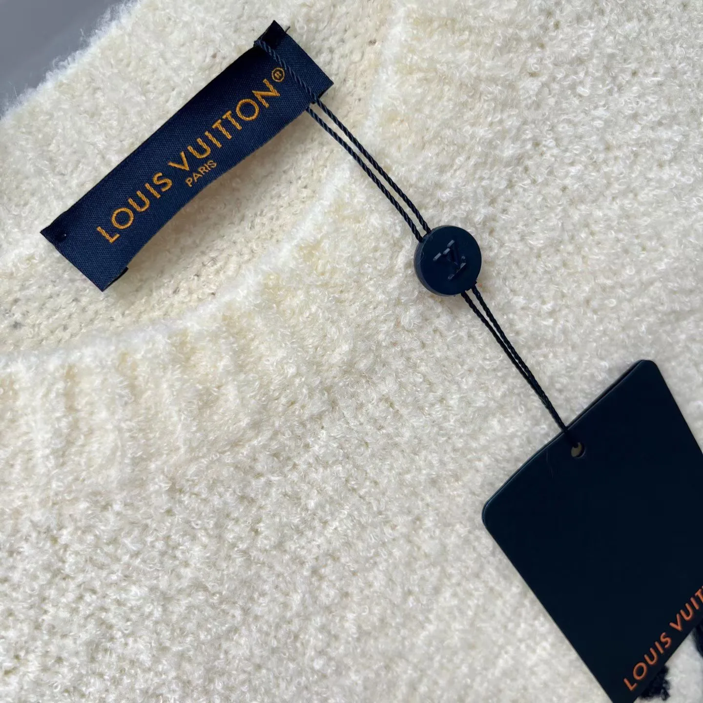 LV Embroidered Signature Long-Sleeved Crewneck (White) — 圖 3