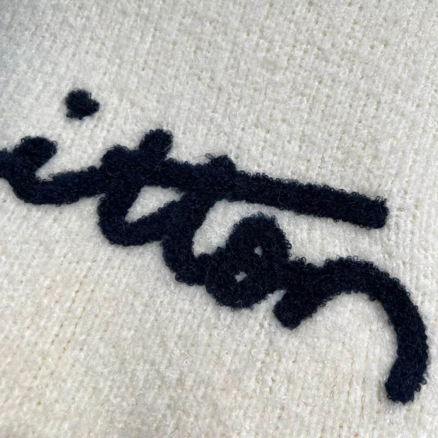 LV Embroidered Signature Long-Sleeved Crewneck (White) — 圖 4