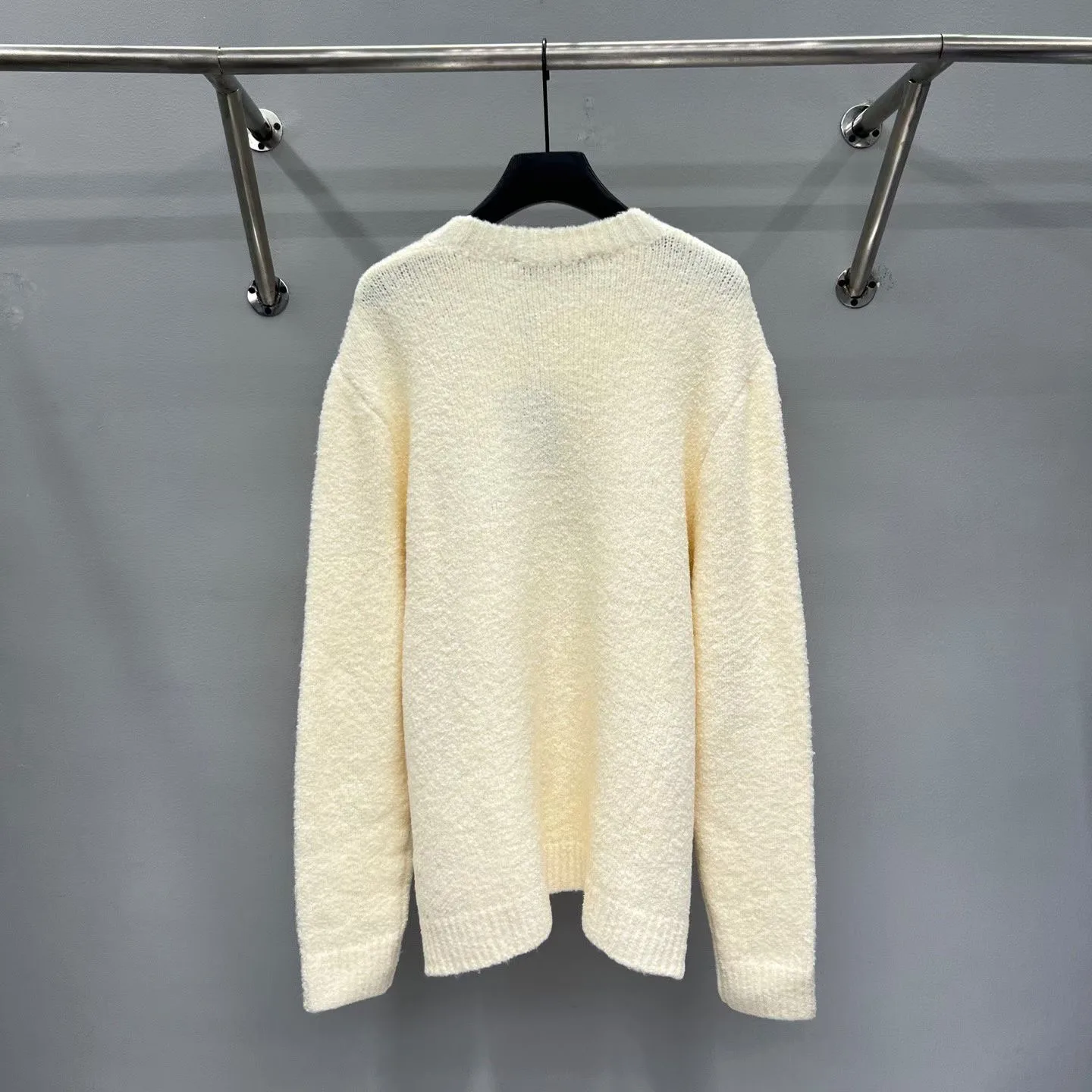LV Embroidered Signature Long-Sleeved Crewneck (White) — 圖 6