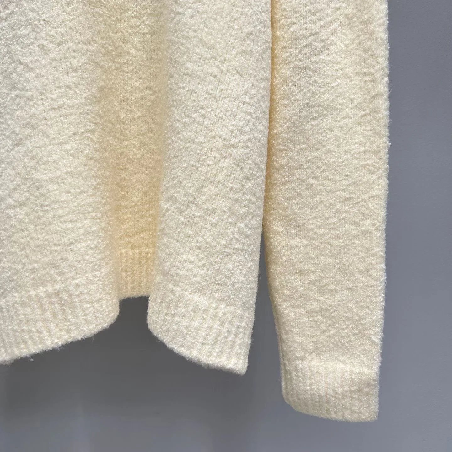 LV Embroidered Signature Long-Sleeved Crewneck (White) — 圖 7