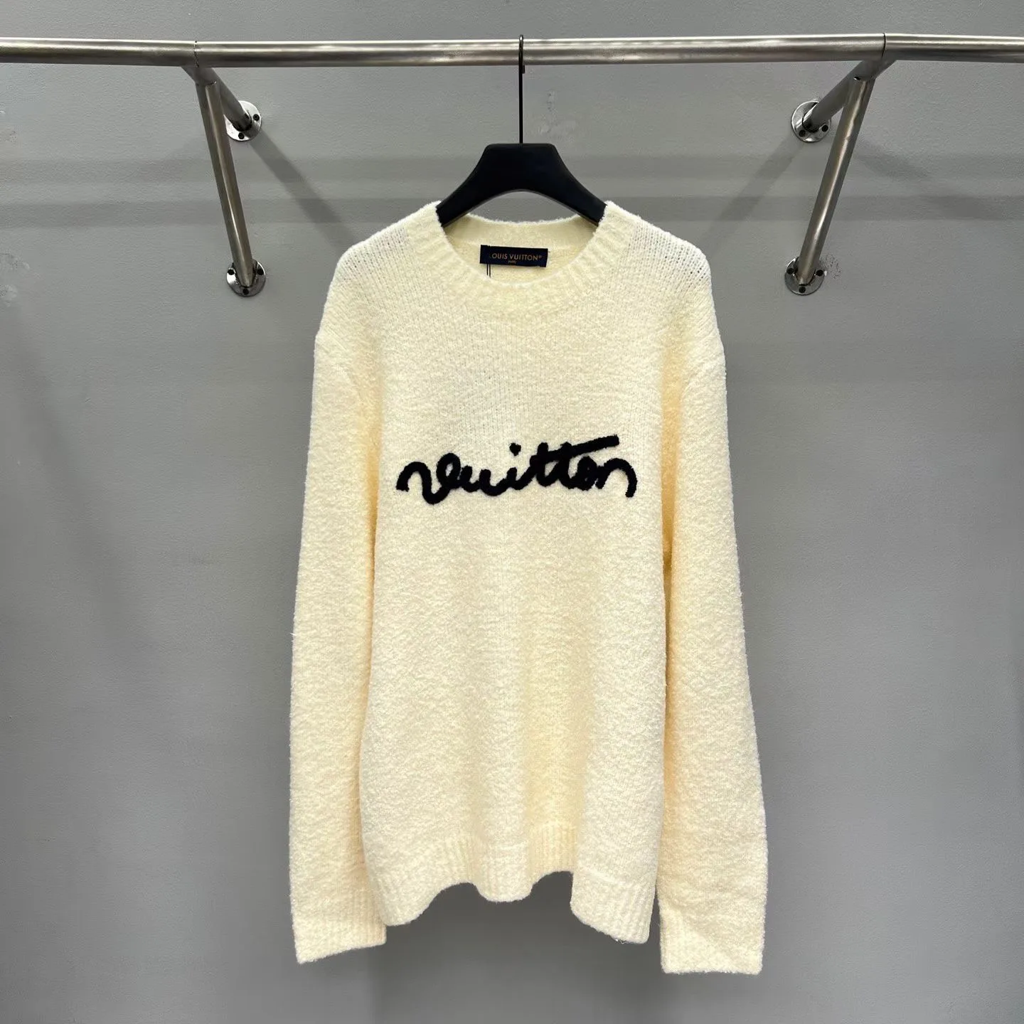 LV Embroidered Signature Long-Sleeved Crewneck (White)