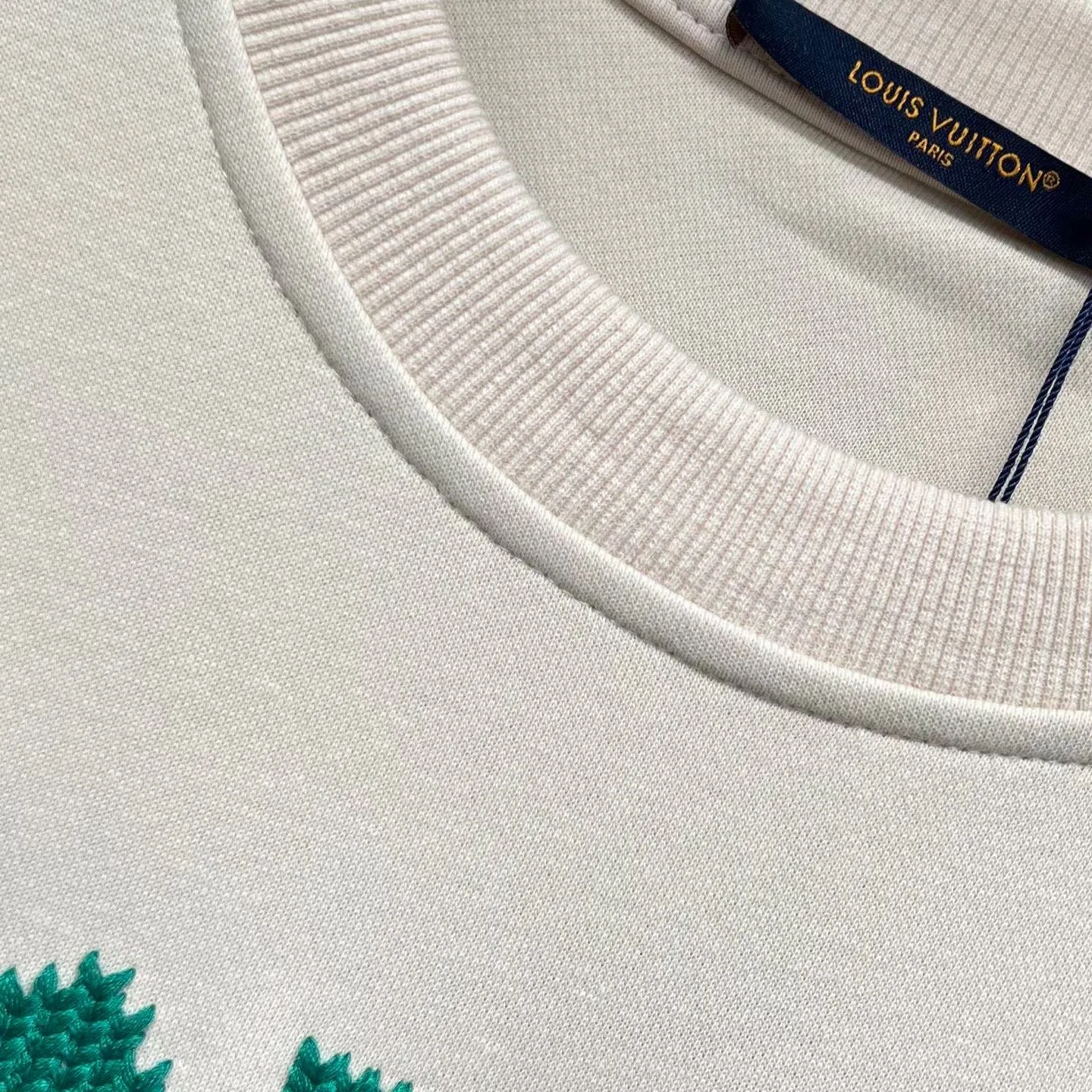 LV Embroidered Signature Sweatshirt (Light Beige) — ビュー 2