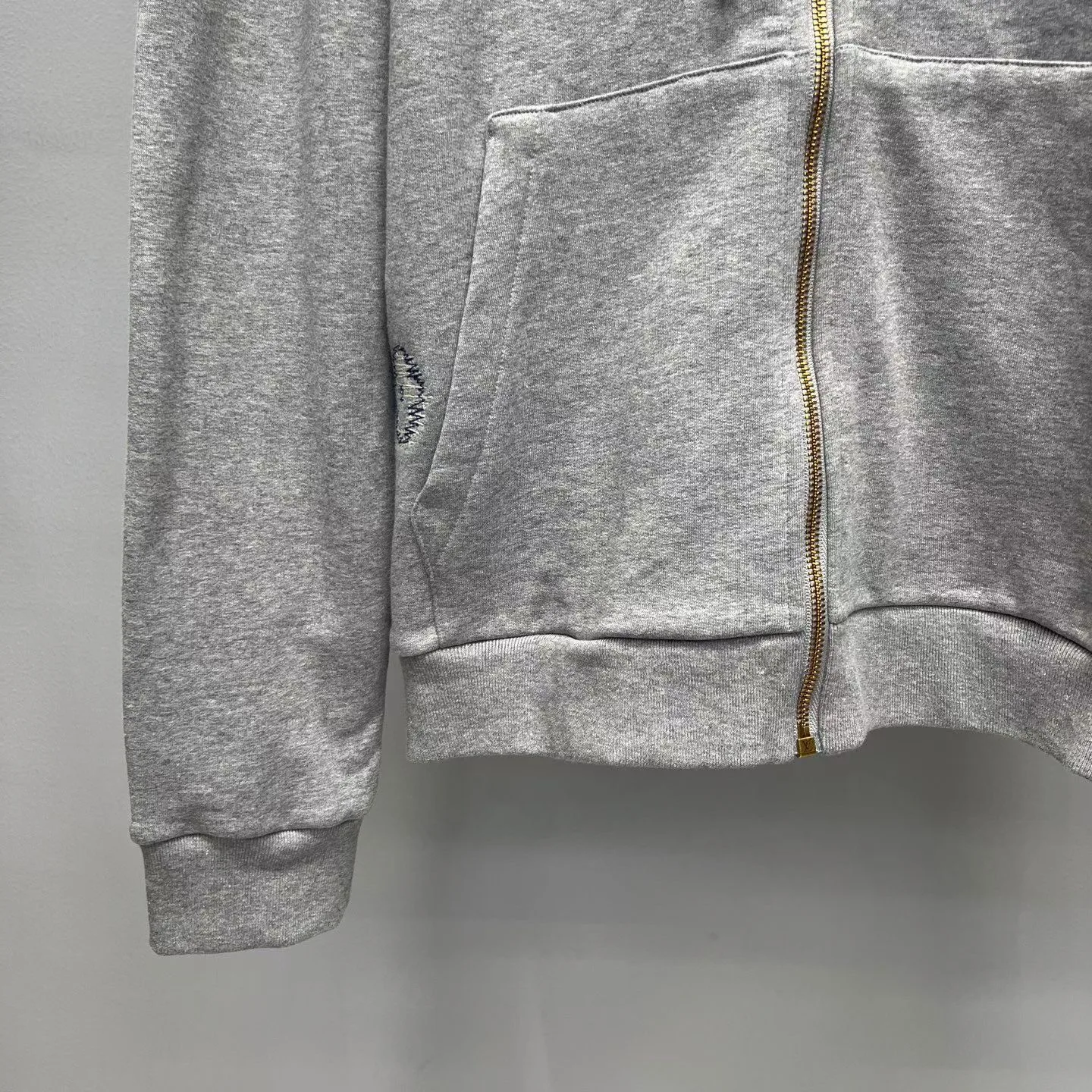 LV Embroidered Signature Zipped Hoodie — ビュー 5