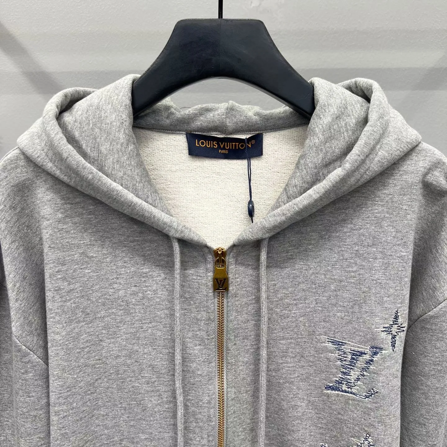 LV Embroidered Signature Zipped Hoodie — ビュー 7