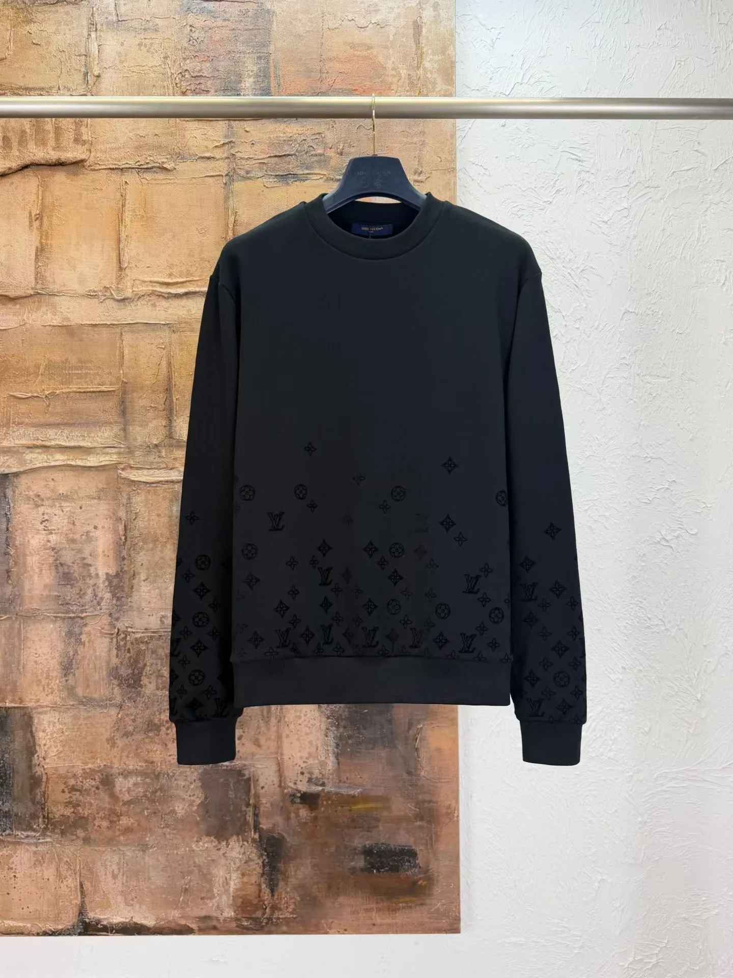 Flock Print Gradient Long-Sleeved Crewneck
