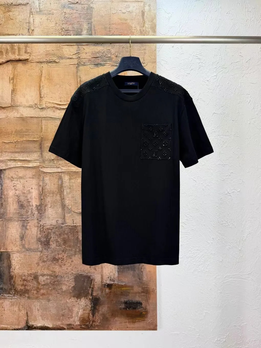 LV Short-Sleeved Reflective Signature T-Shirt (Black)