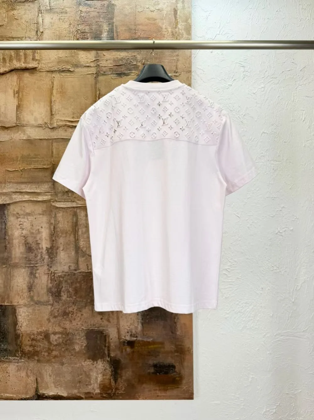 LV Short-Sleeved Reflective Signature T-Shirt (Pink) — 보기 2