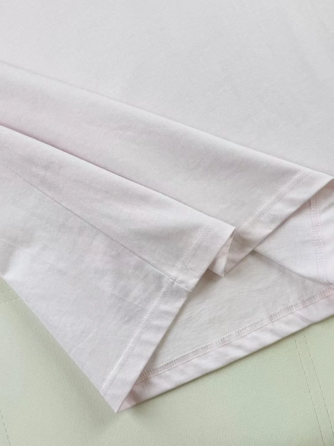 LV Short-Sleeved Reflective Signature T-Shirt (Pink) — 보기 3