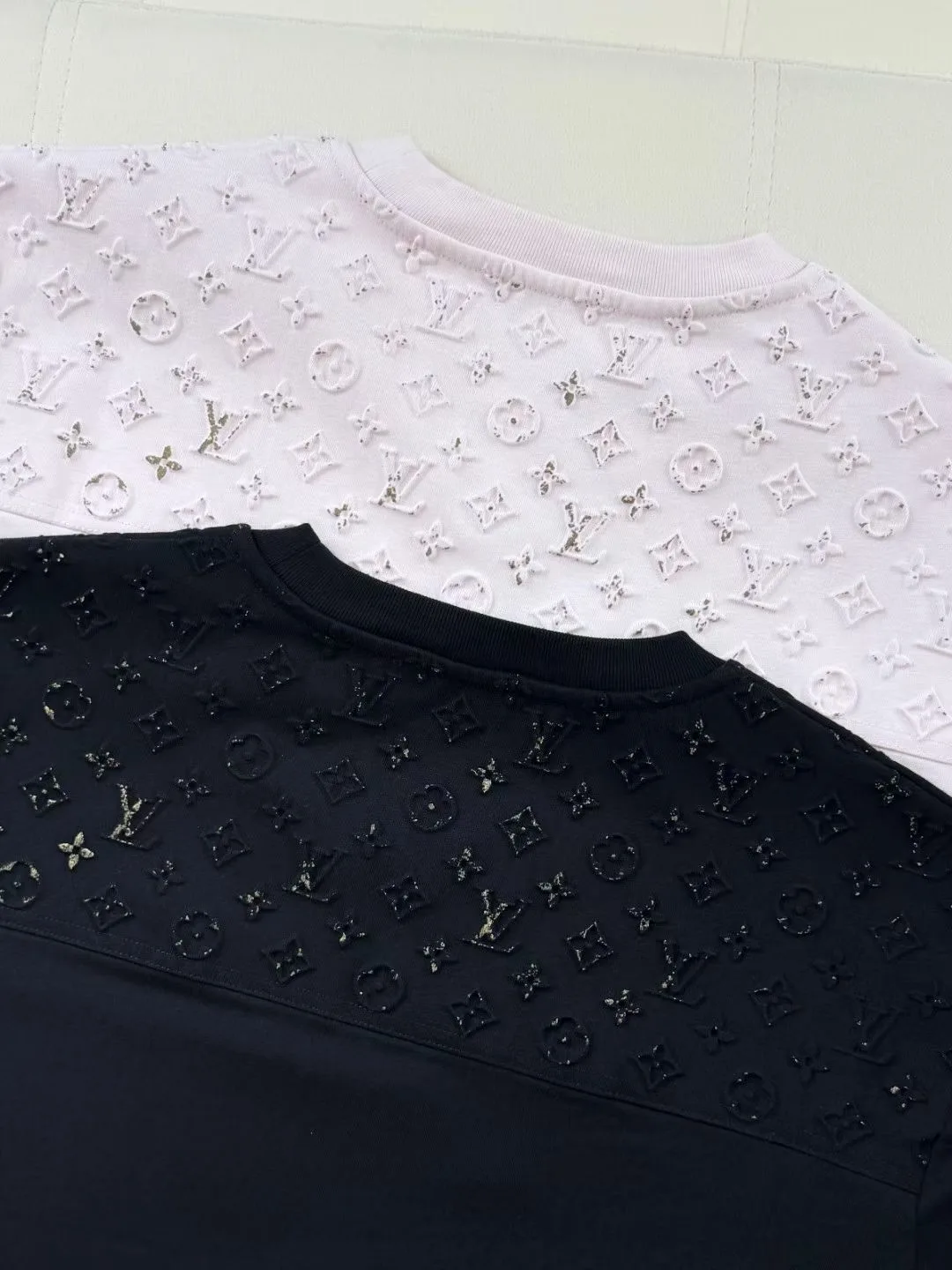 LV Short-Sleeved Reflective Signature T-Shirt (Pink) — 보기 5