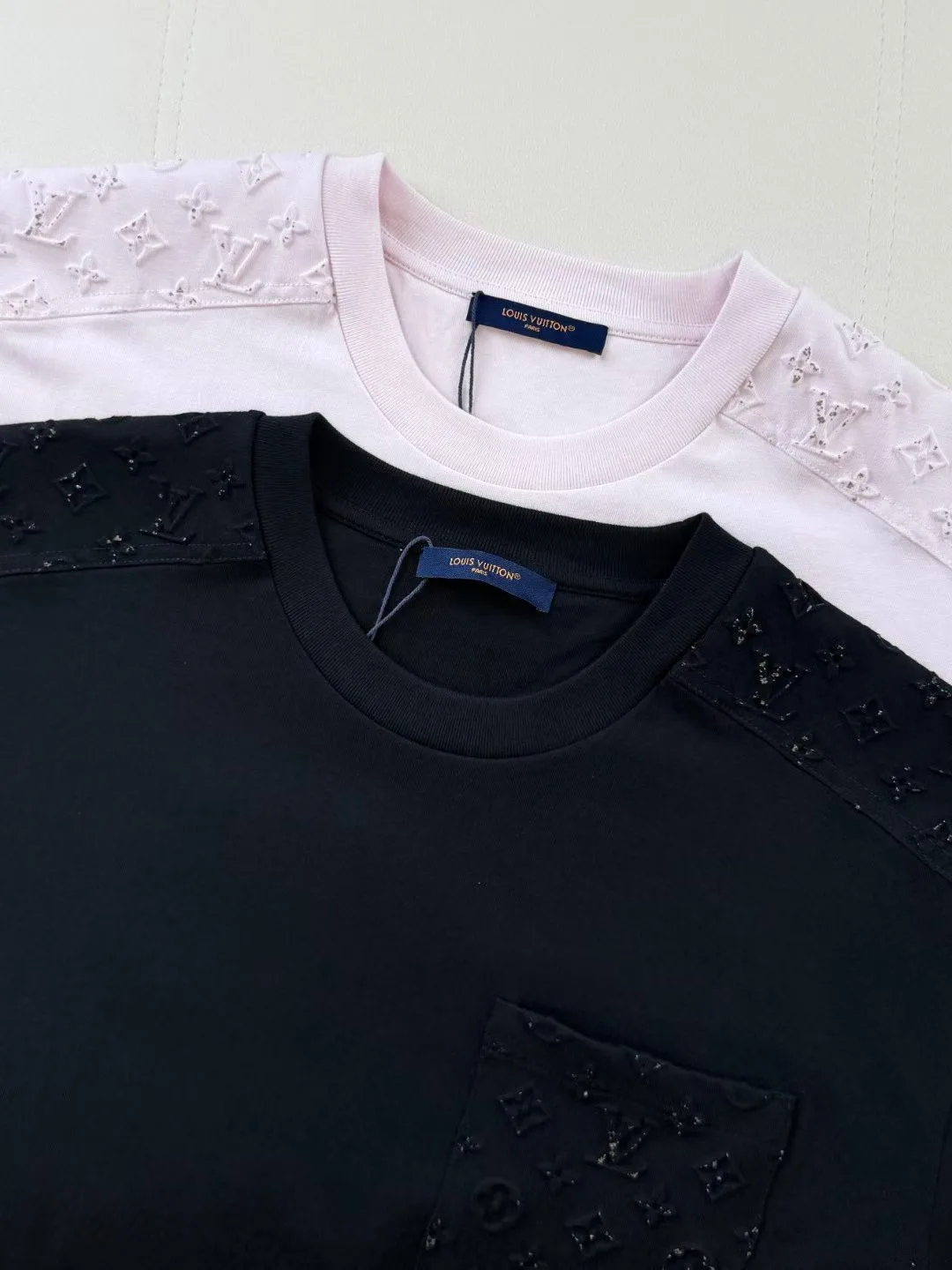 LV Short-Sleeved Reflective Signature T-Shirt (Pink) — 보기 7