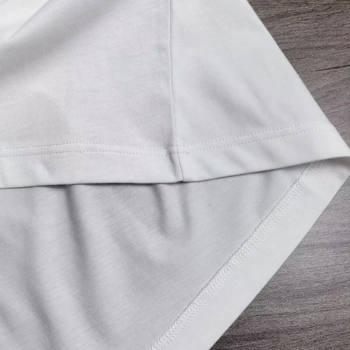 Short-Sleeved Signature T-Shirt (White) — ビュー 6