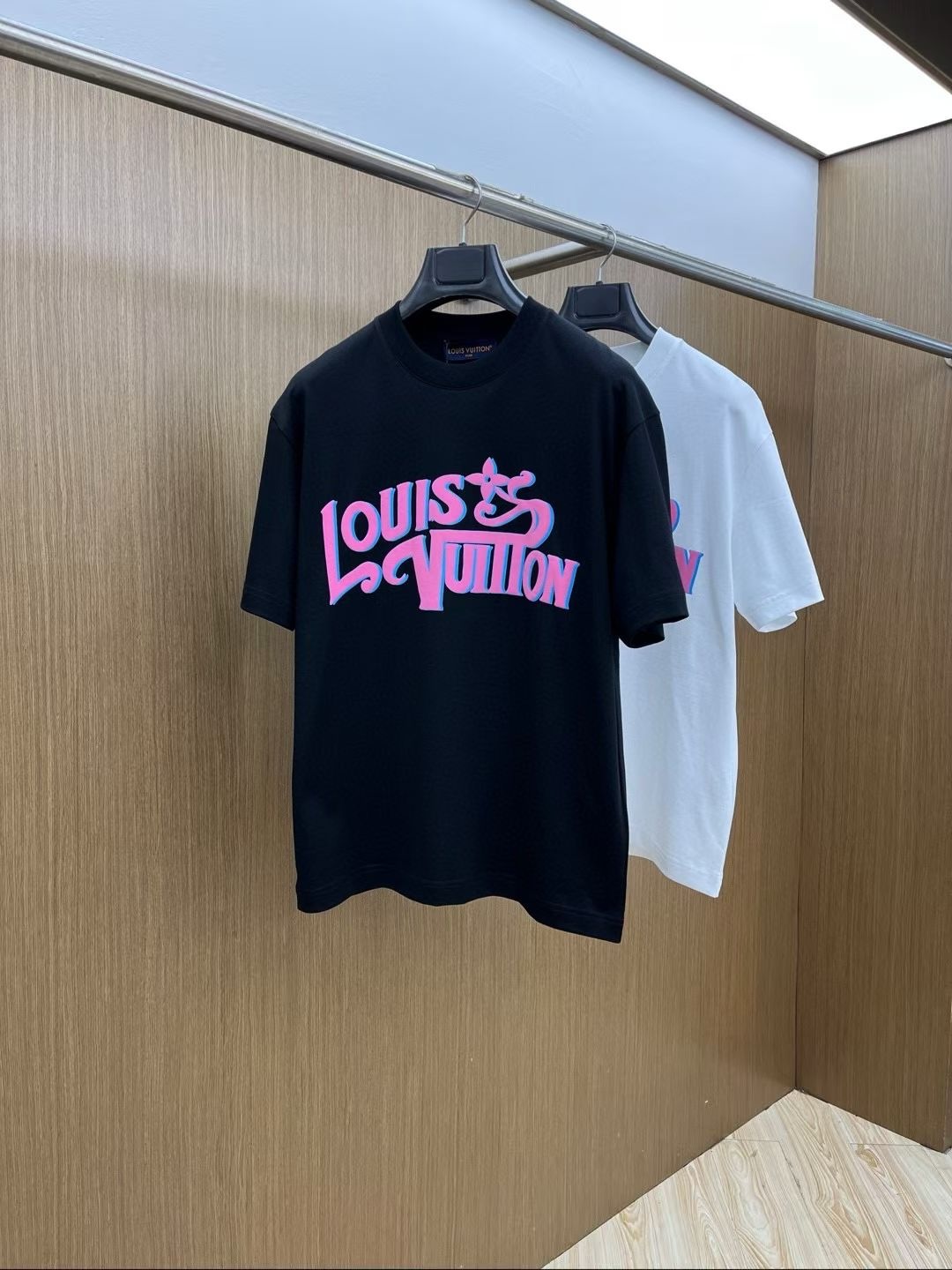 LV T-Shirt Purple Logo