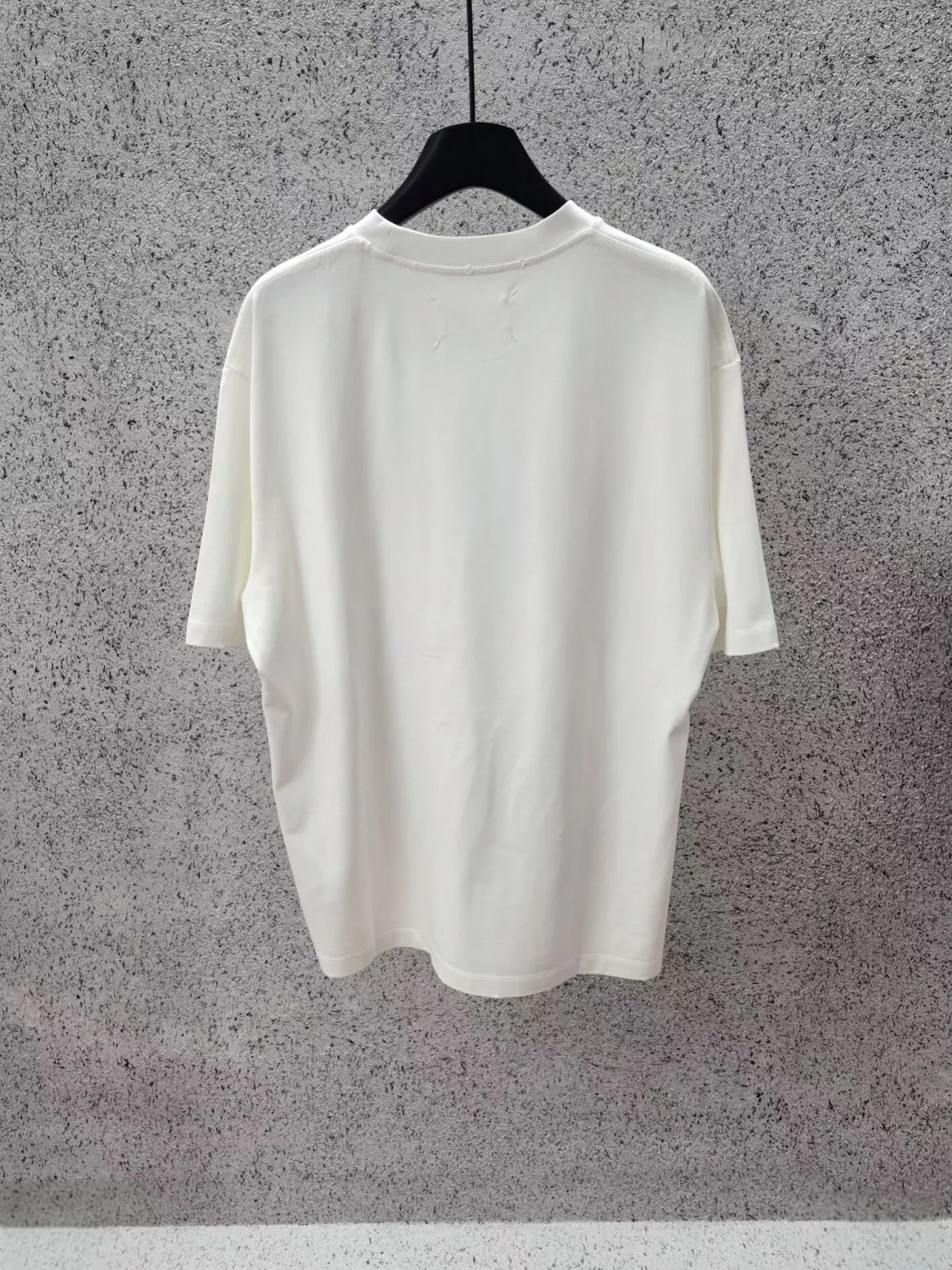 Maison Margiela Stamp Logo Print T-Shirt (White) — ビュー 5