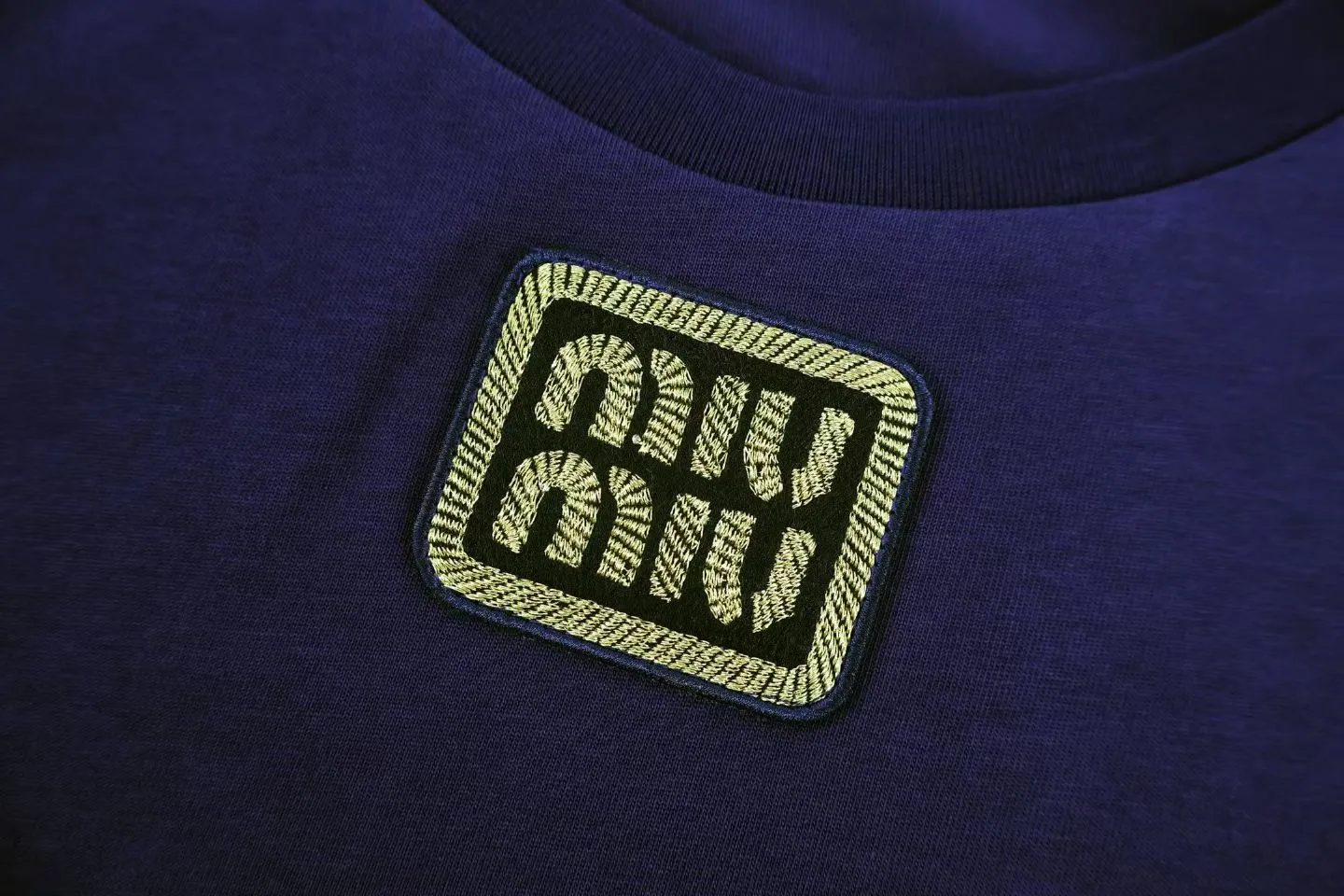Miu Miu Logo Appliqué T-shirt — ビュー 4