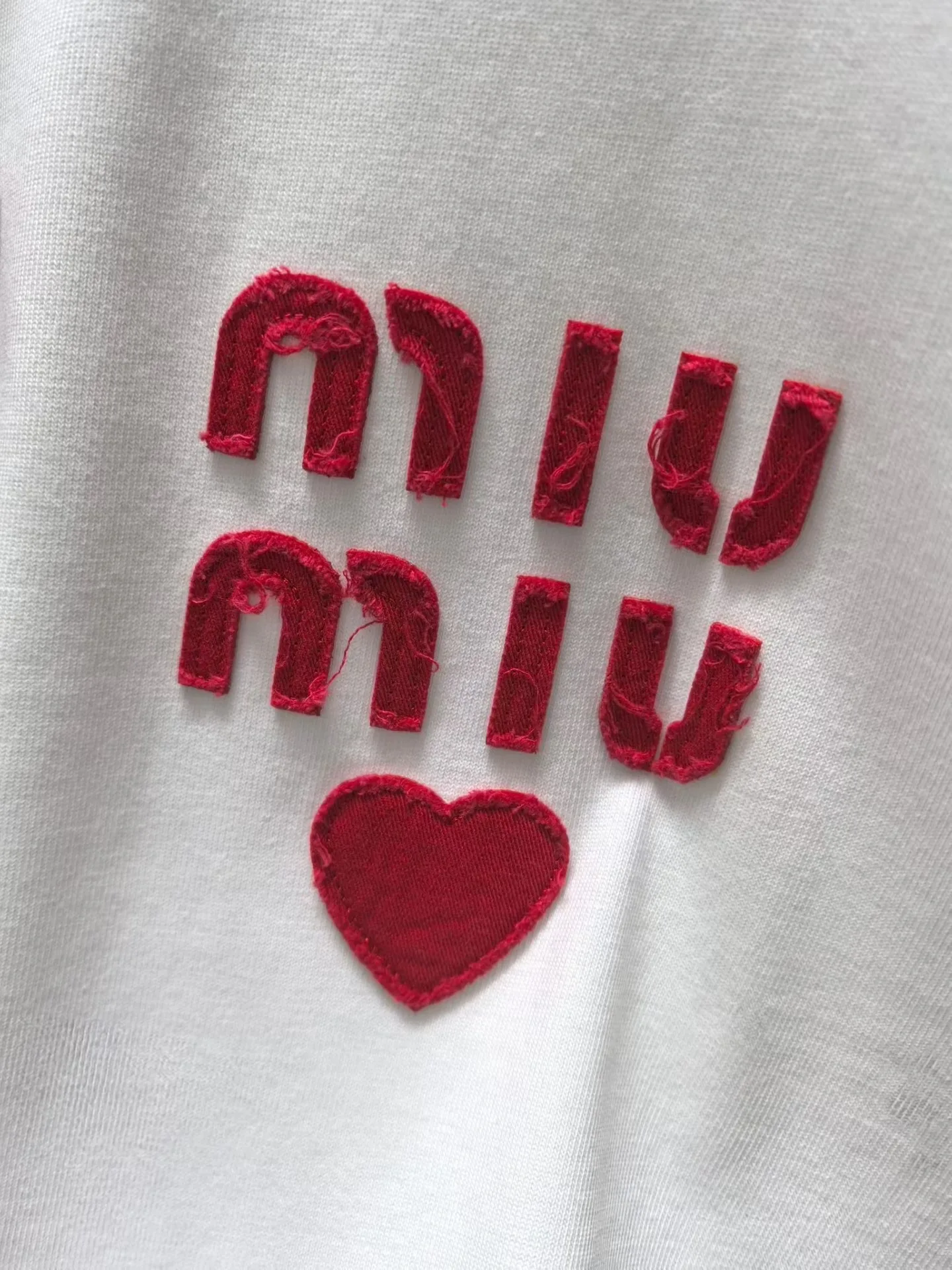 Miu Miu Logo Heart T Shirt (White) — ビュー 2