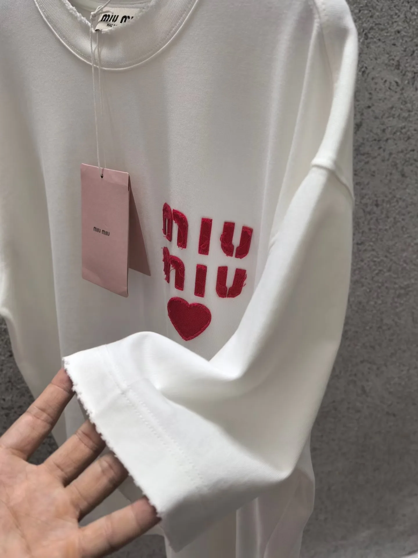 Miu Miu Logo Heart T Shirt (White) — ビュー 4