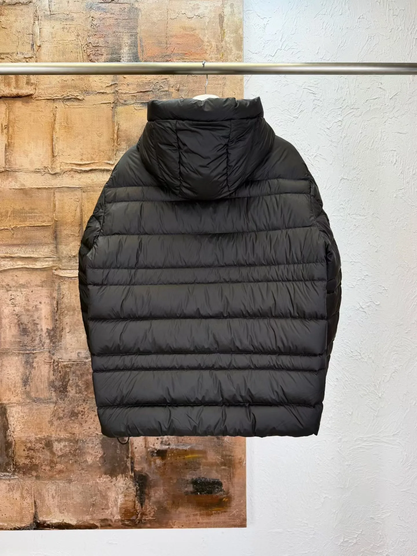  Moncler Guesmi Puffer Jacket (Black) — ビュー 2