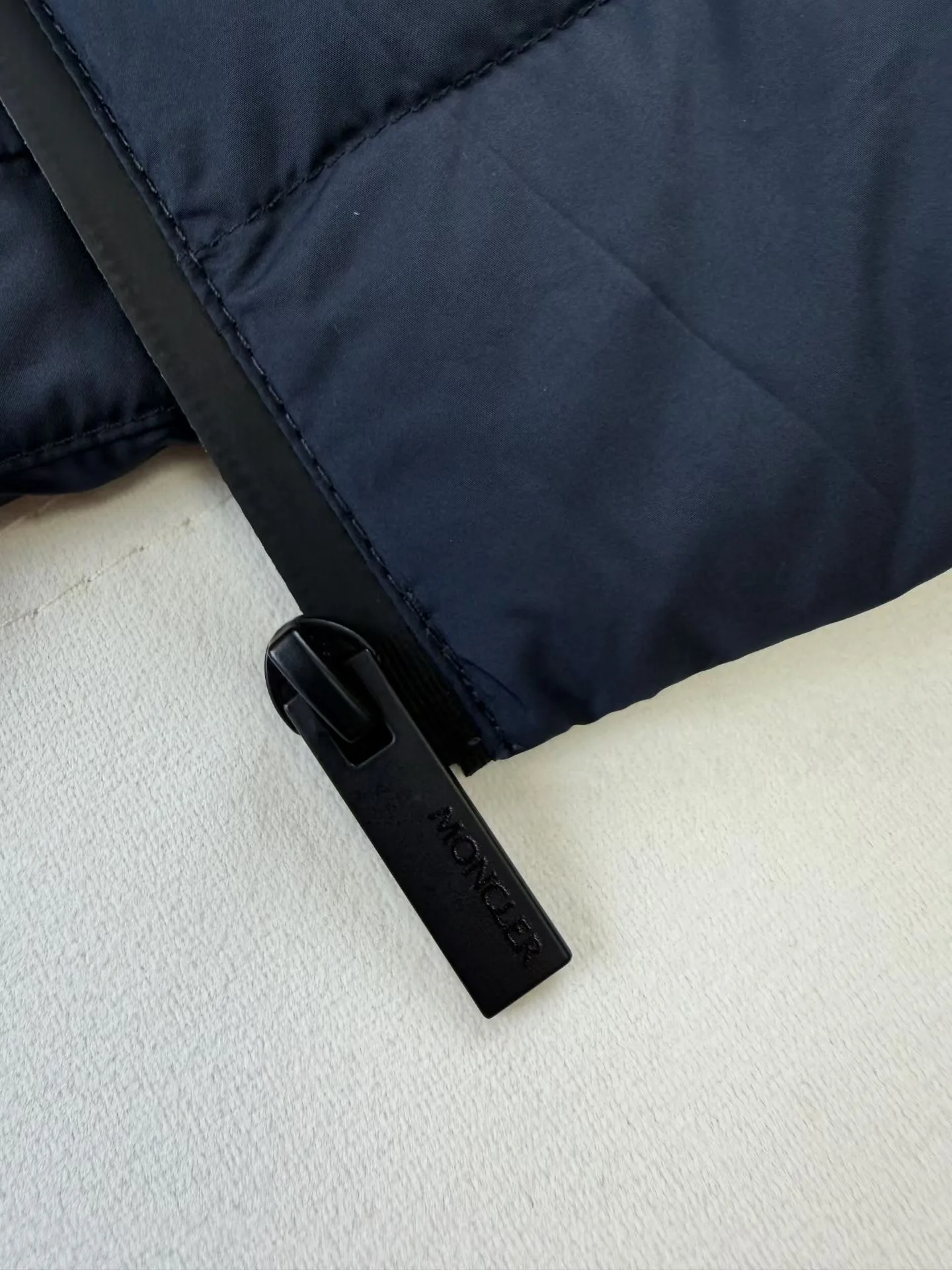  Moncler Guesmi Puffer Jacket (Navy) — 图 4