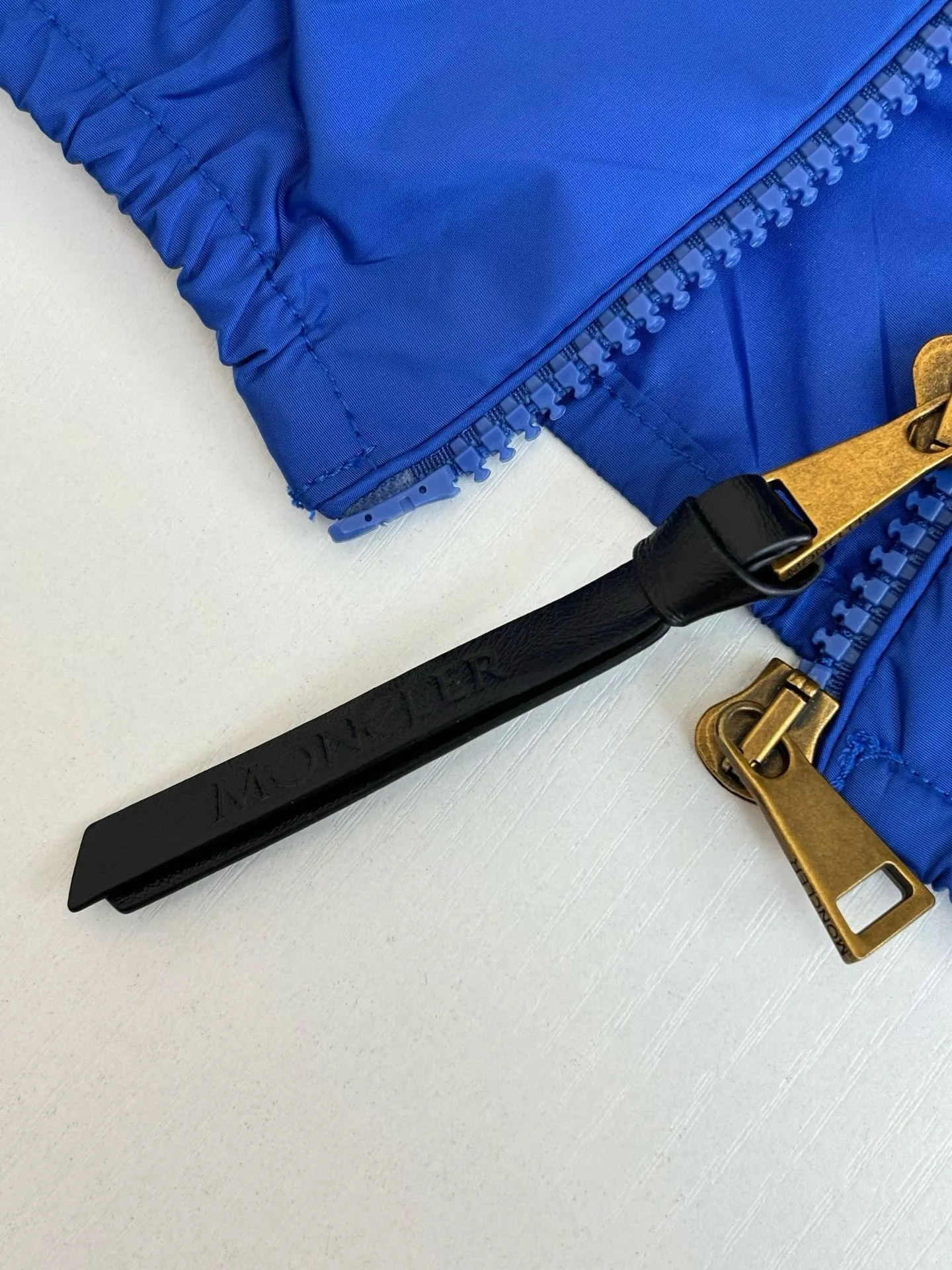 Lightweight Hooded Logo Patch Rain Jacket — ビュー 6