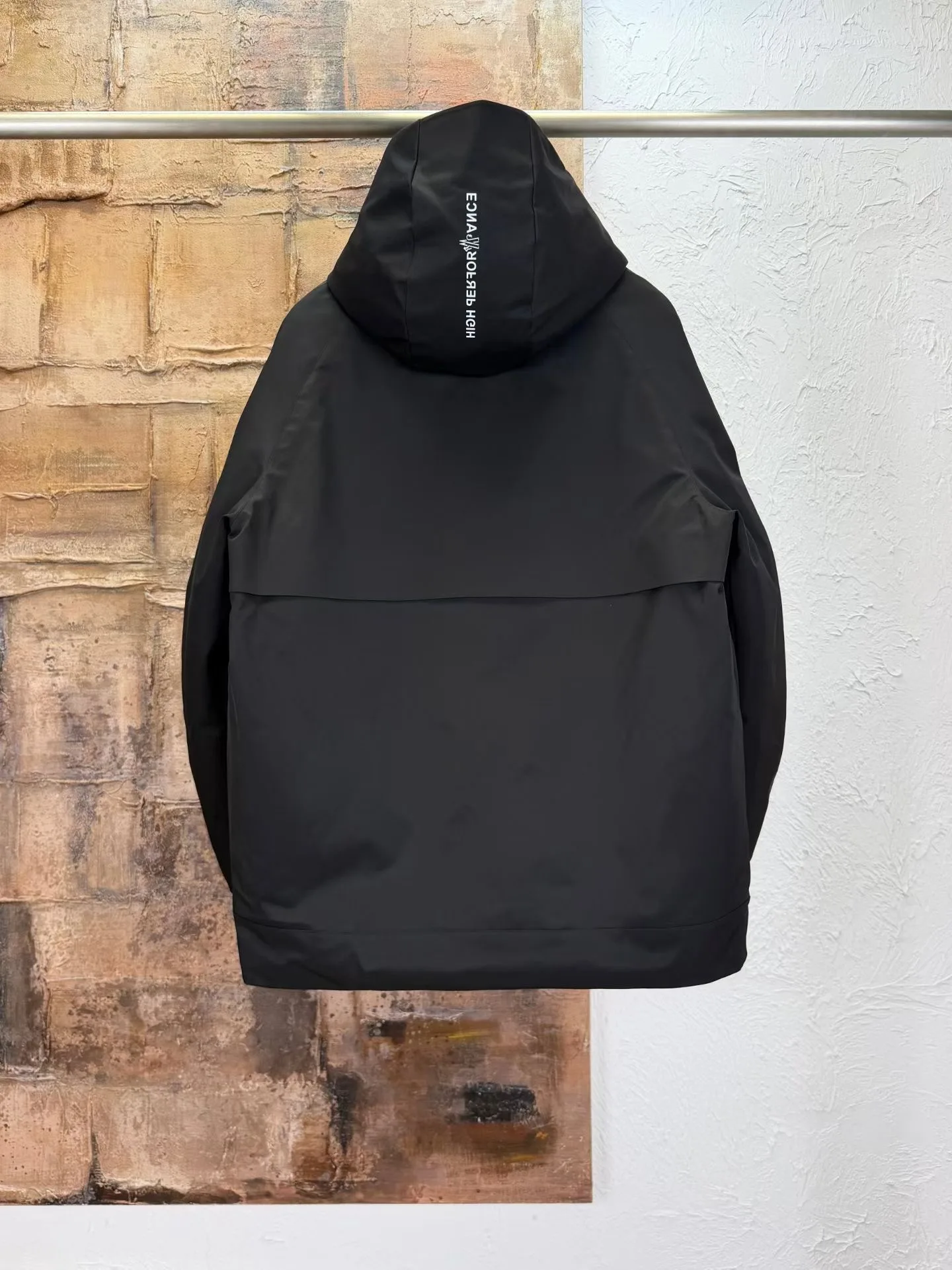 Moncler Pleated Sleeve Ski Down Jacket (Black) — 보기 2