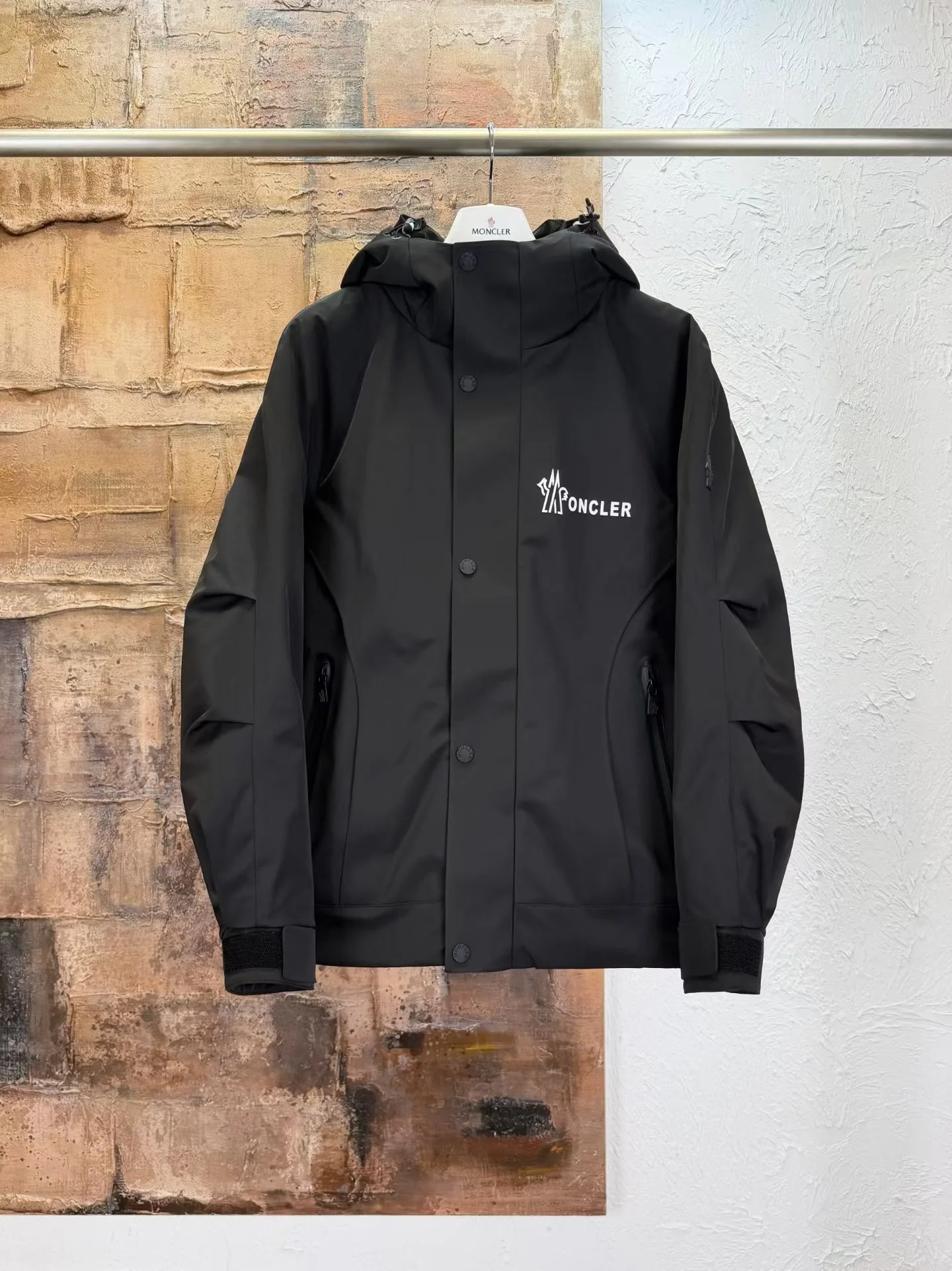 Moncler Pleated Sleeve Ski Down Jacket (Black)