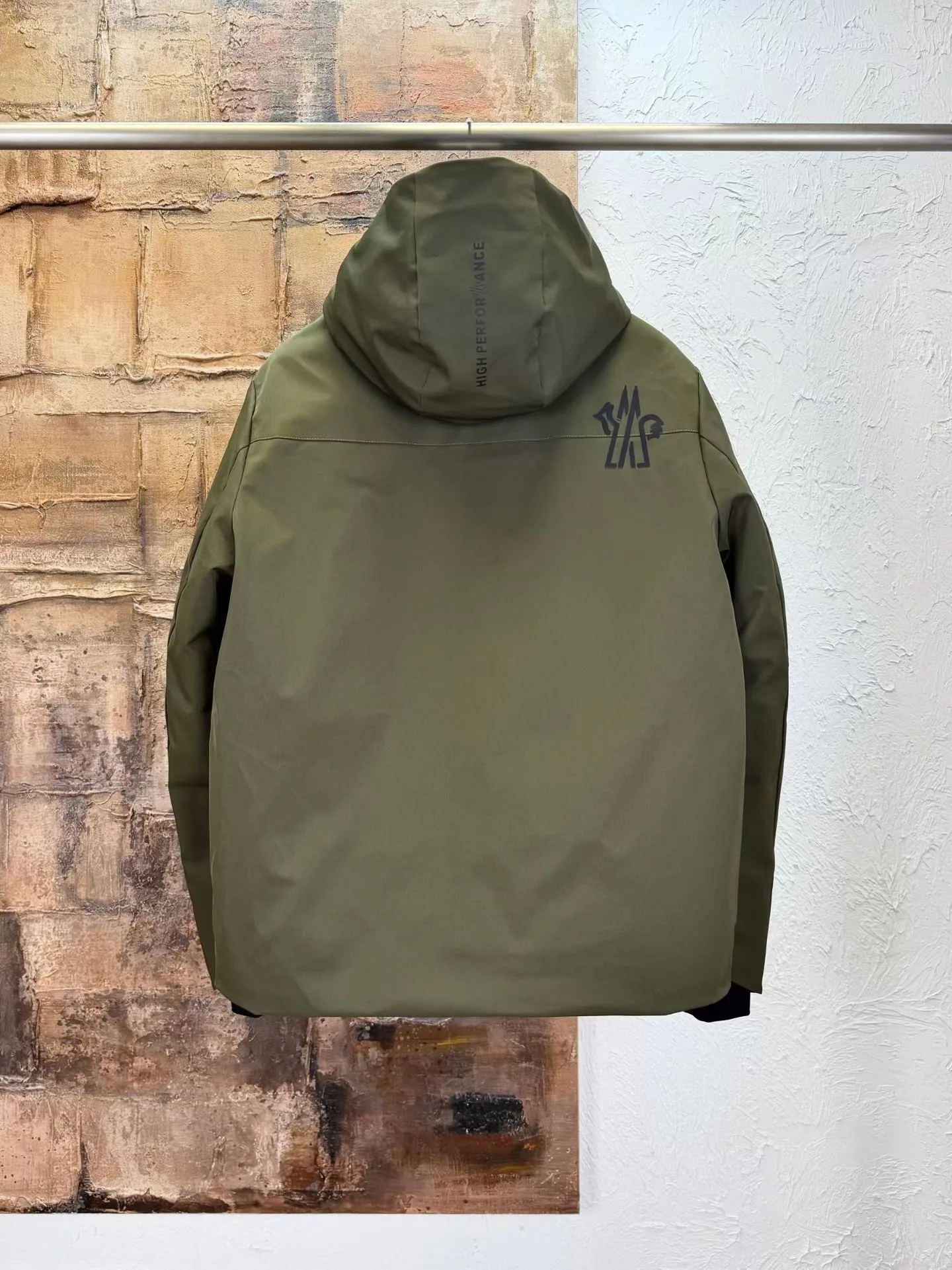 Moncler Vallatscha Hooded Down SKI Jacket (Green) — 보기 2