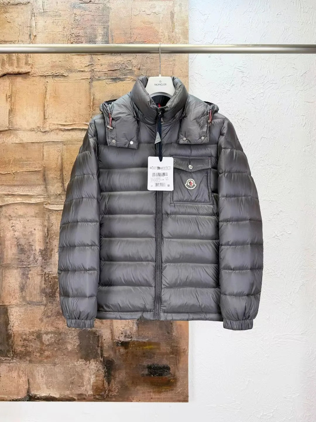 Moncler Verith Hooded Short Down Jacket (Grey)