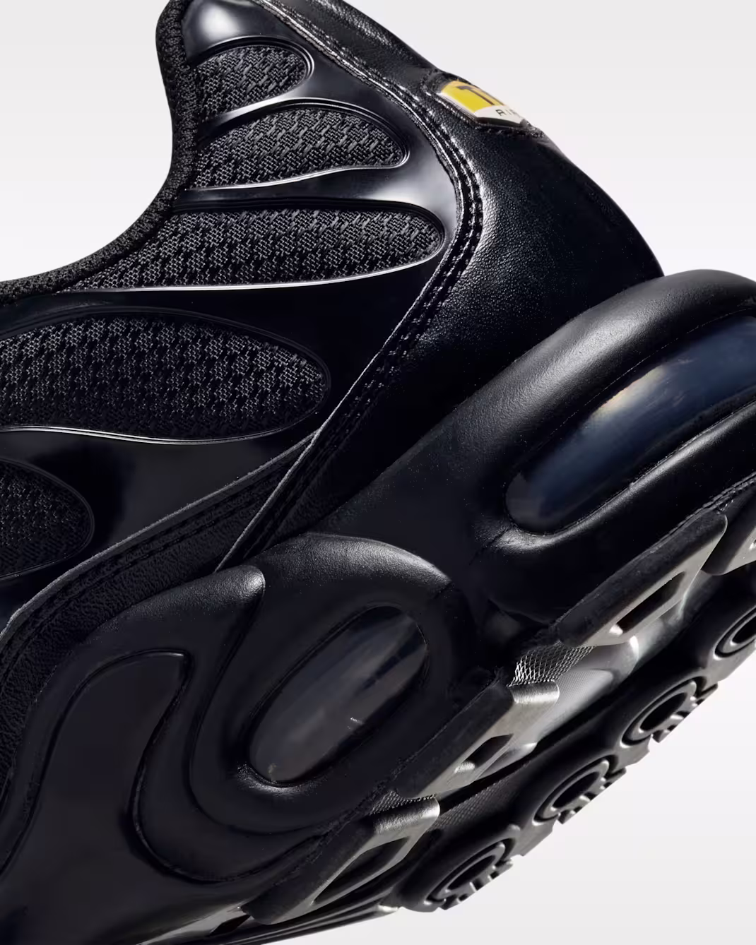 Air Max Plus TN 'Triple Black' — view 8