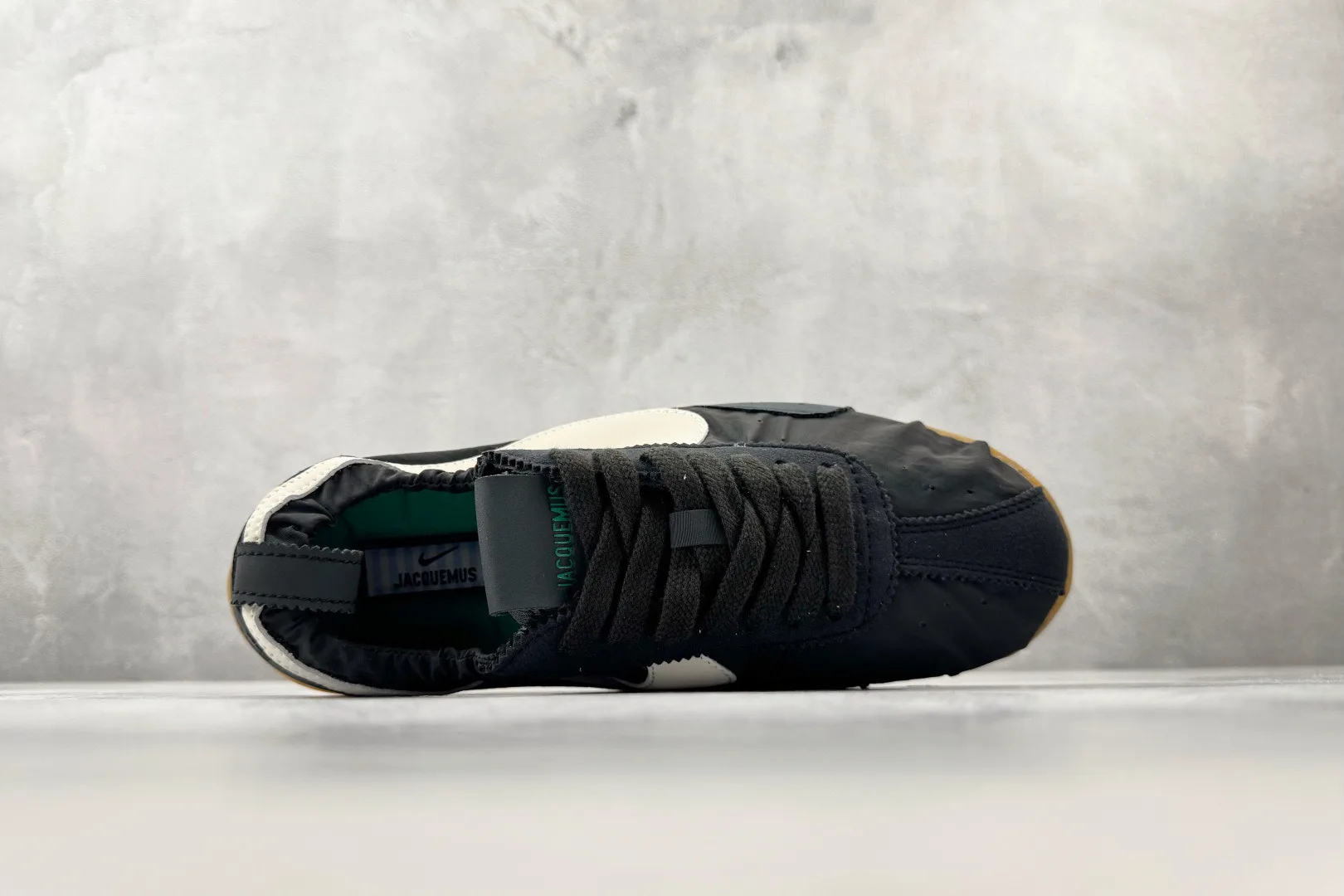 Nike Moon Shoe x Jacquemus (Off Noir and Gum Light Brown) — 图 3