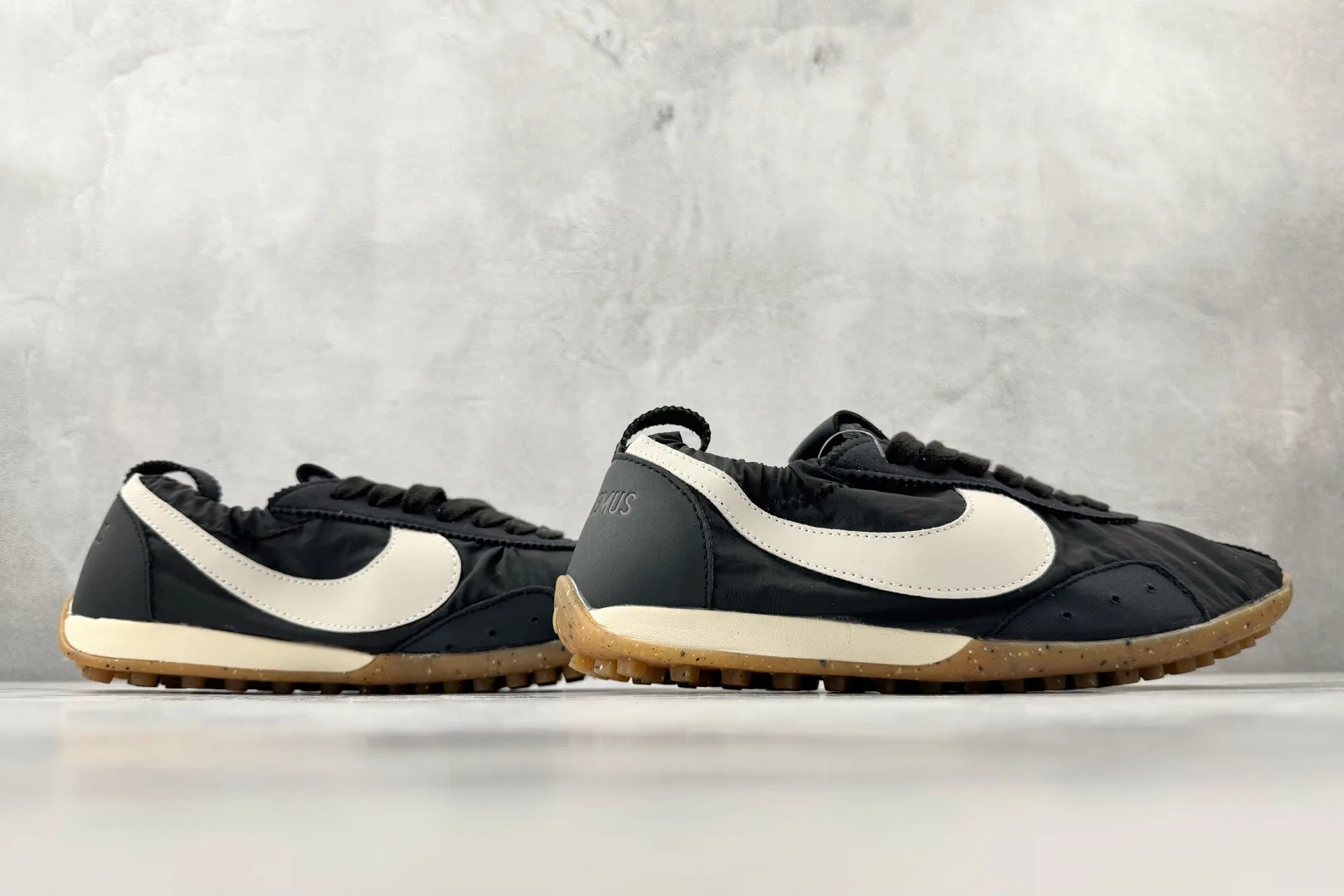Nike Moon Shoe x Jacquemus (Off Noir and Gum Light Brown) — 图 6