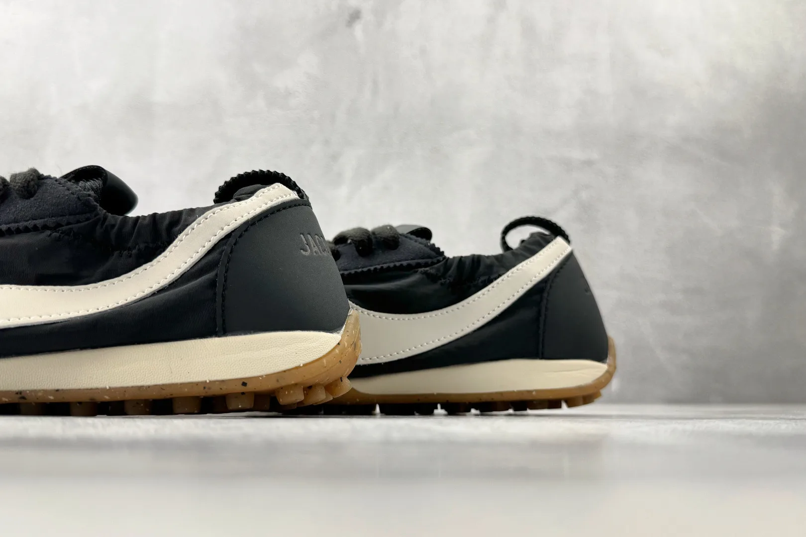 Nike Moon Shoe x Jacquemus (Off Noir and Gum Light Brown) — 图 8