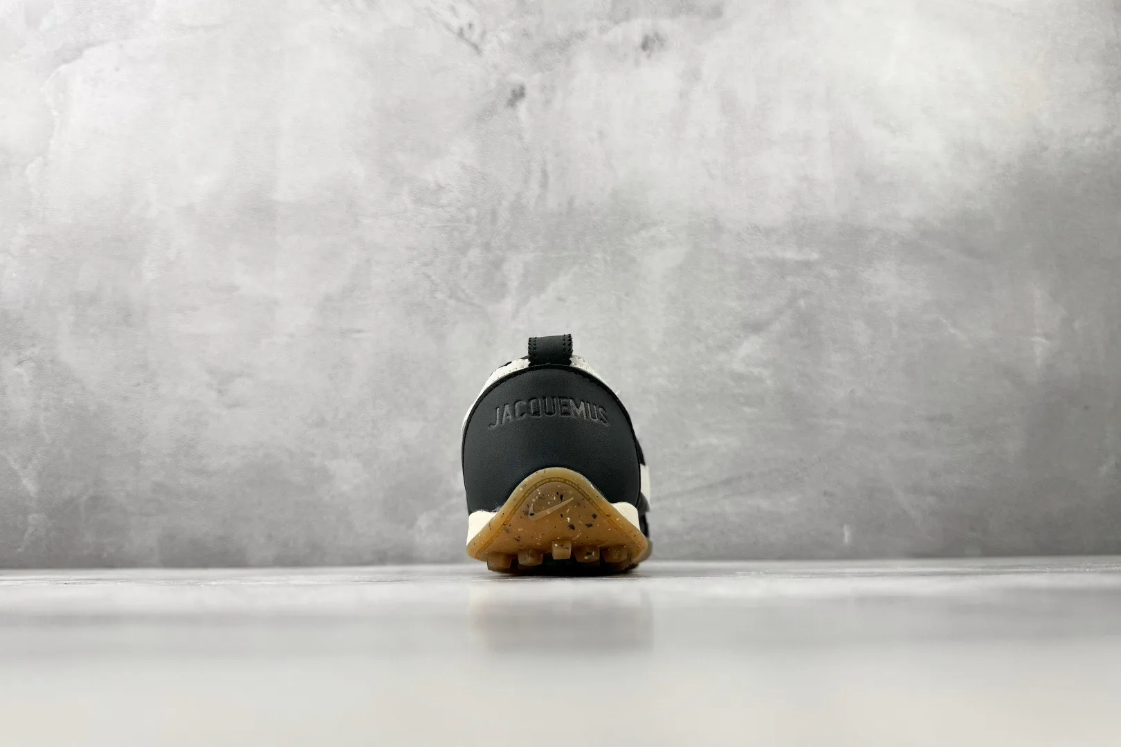 Nike Moon Shoe x Jacquemus (Off Noir and Gum Light Brown) — 图 9
