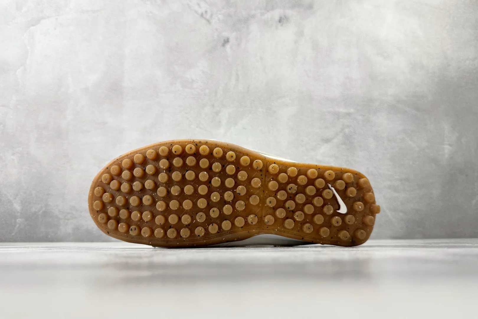 Nike Moon Shoe x Jacquemus (Soft Pearl and Sail)  — ビュー 4