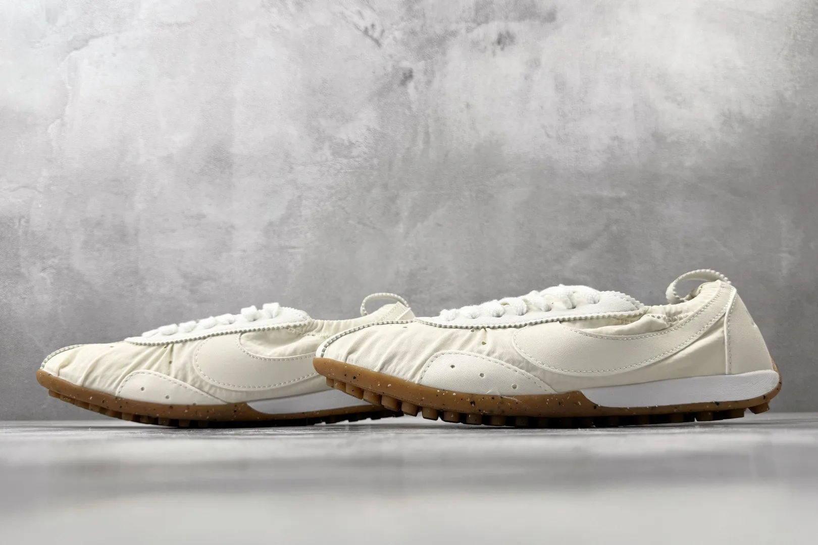 Nike Moon Shoe x Jacquemus (Soft Pearl and Sail)  — ビュー 5