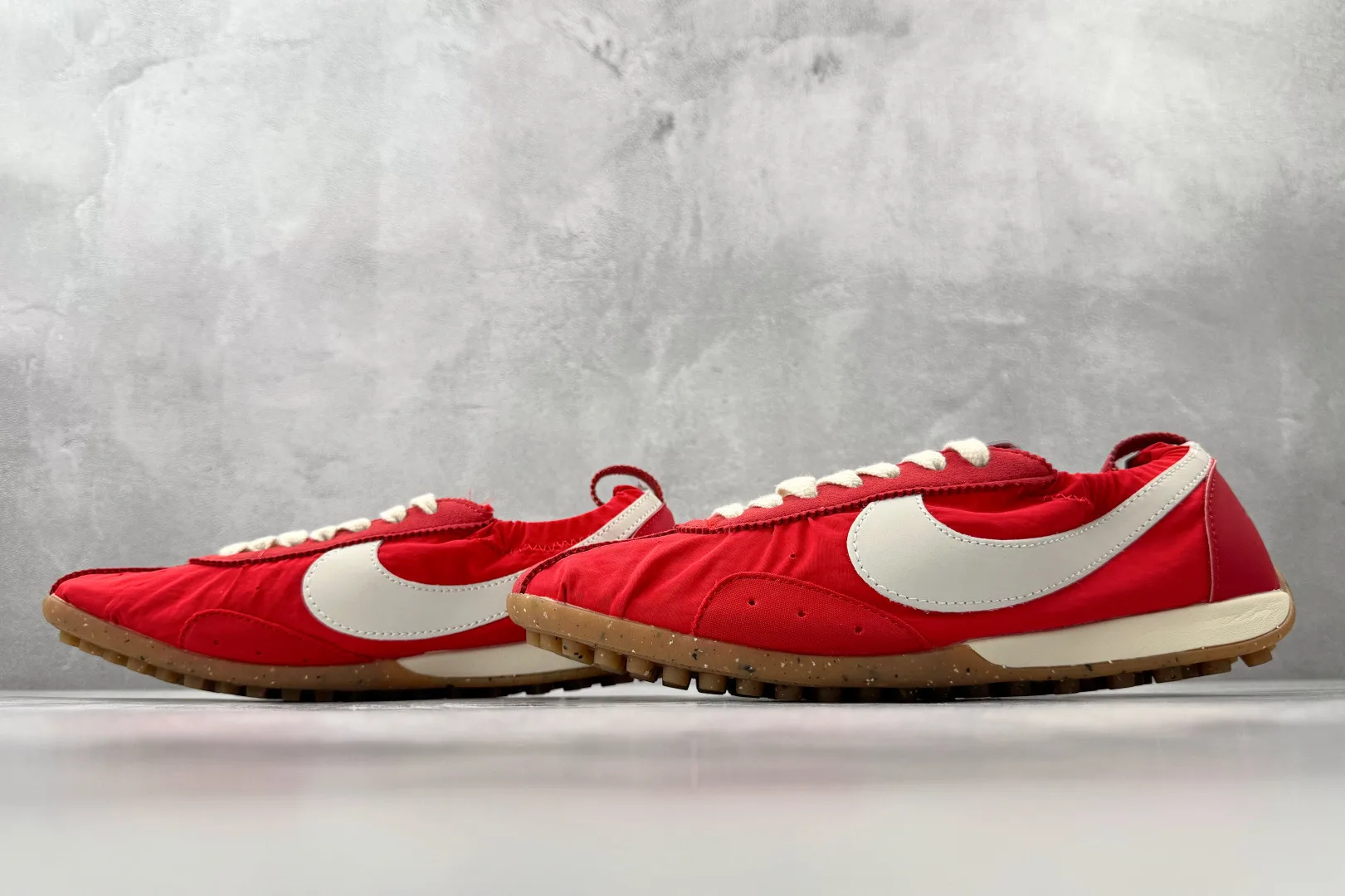 Nike Moon Shoe x Jacquemus (University Red and Gum Light Brown) — ビュー 4