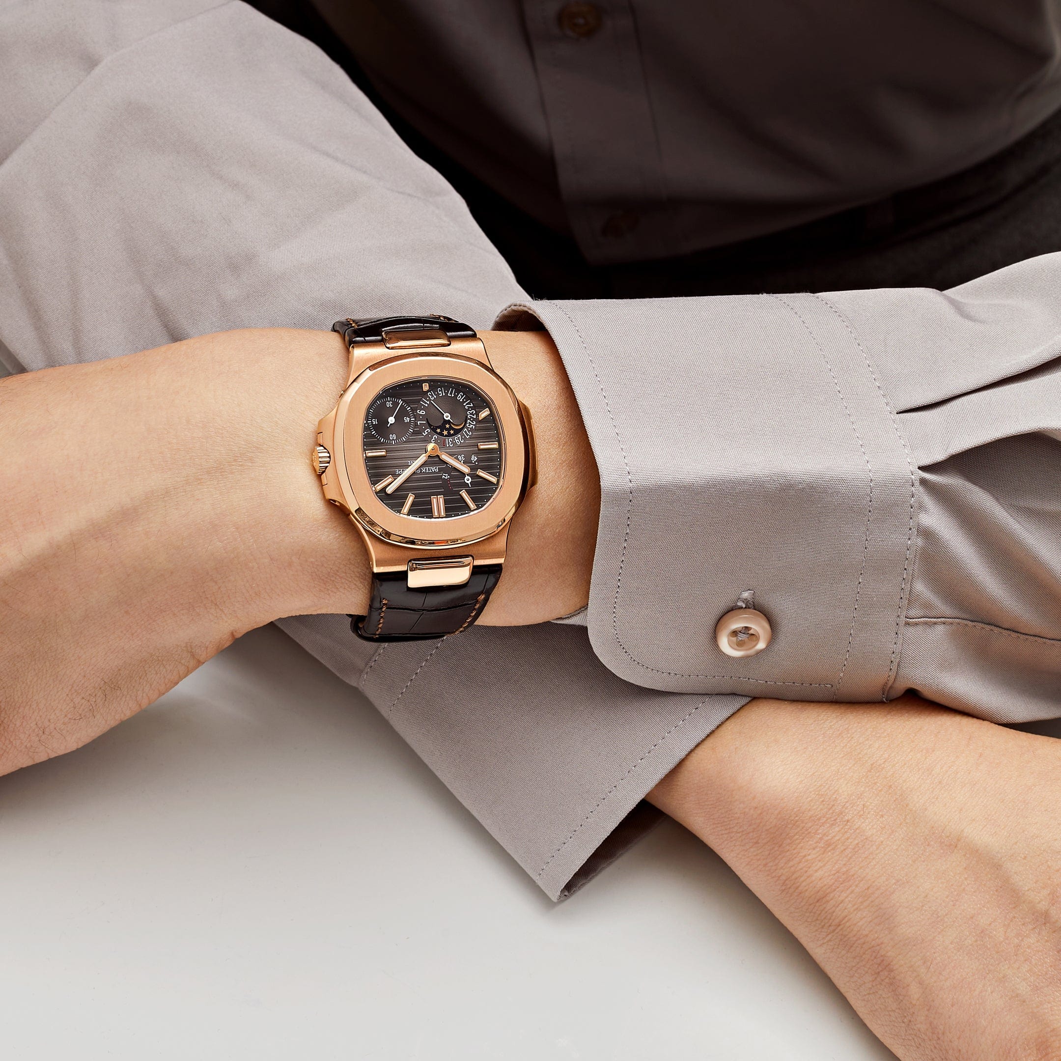 Patek Philippe Nautilus 5712R-001, — Black-Brown Dial, Rose Gold — view 2