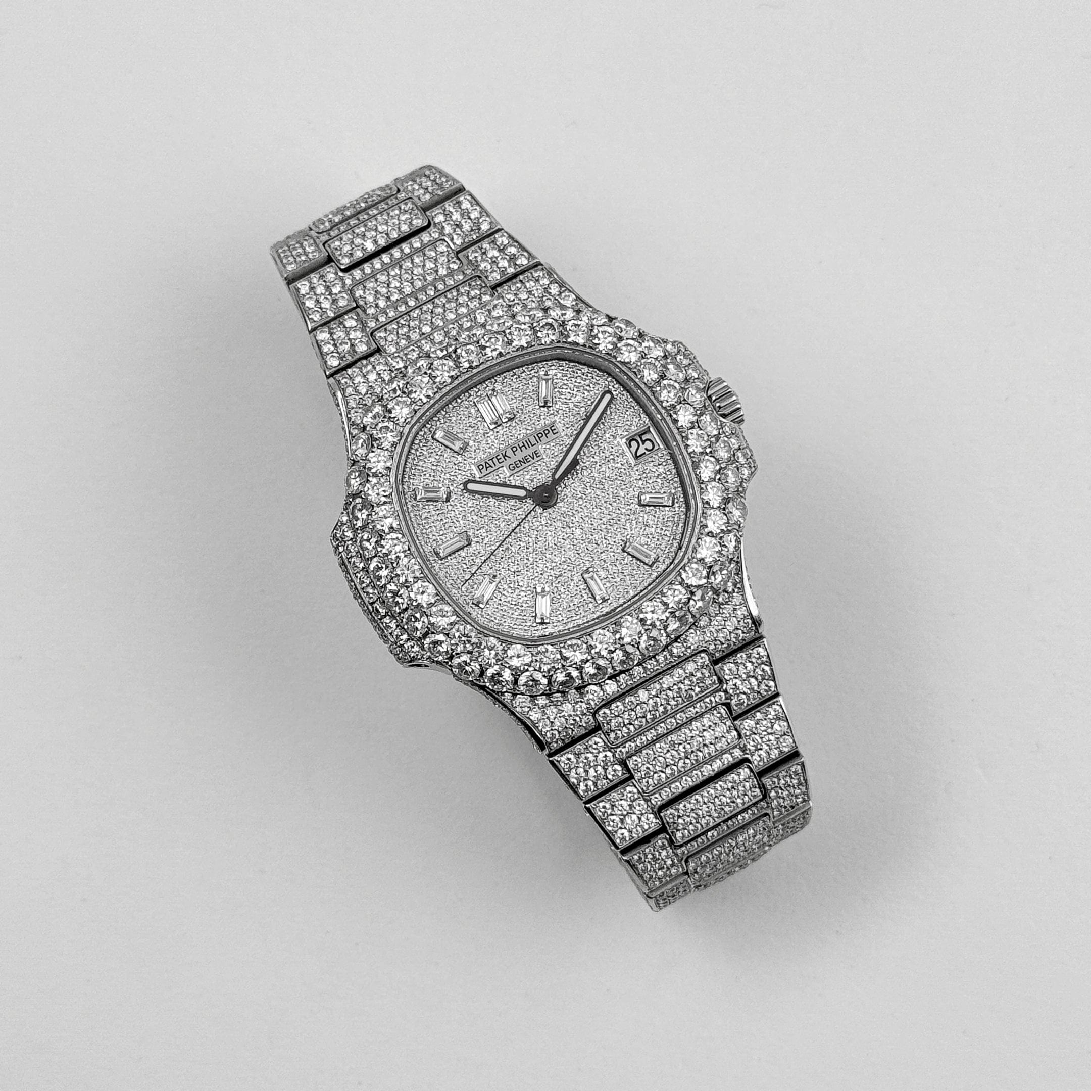 Patek Philippe Nautilus 5711/1A-011, — Piano White Dial — view 4