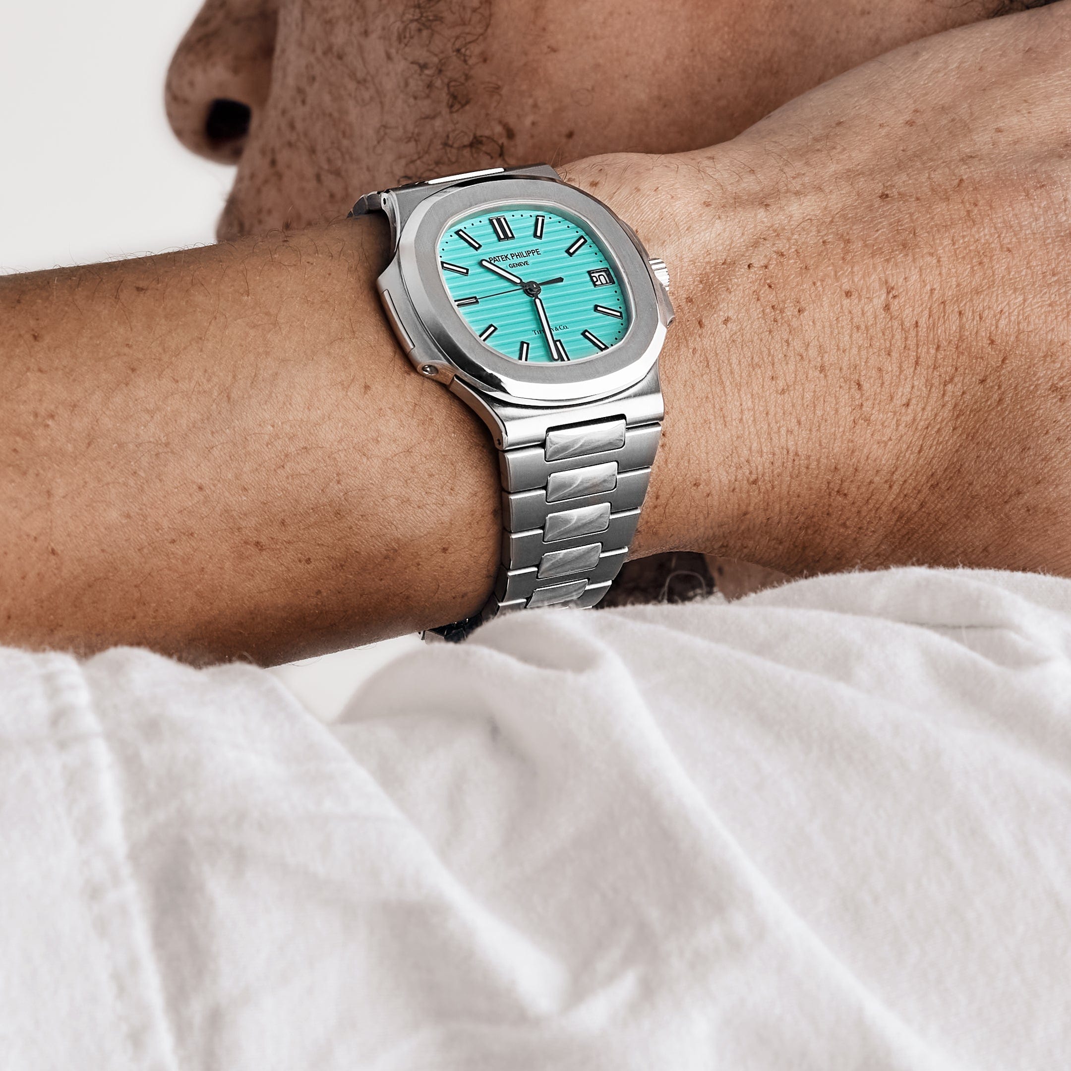 Patek Philippe Nautilus 5711/1A-018, — Tiffany Blue Dial — view 2