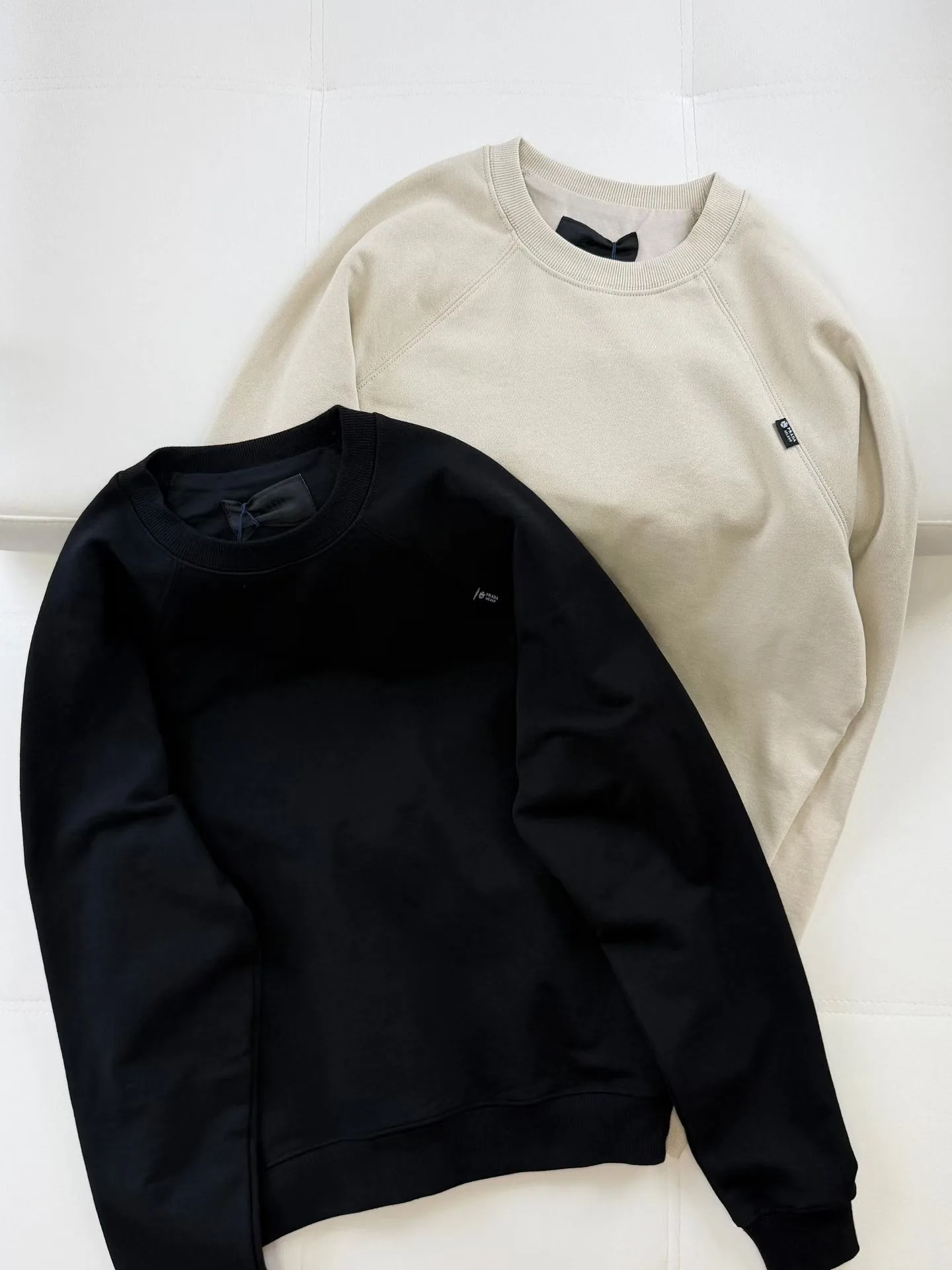 Prada Cotton Crew-neck Sweatshirt (Black) — ビュー 6