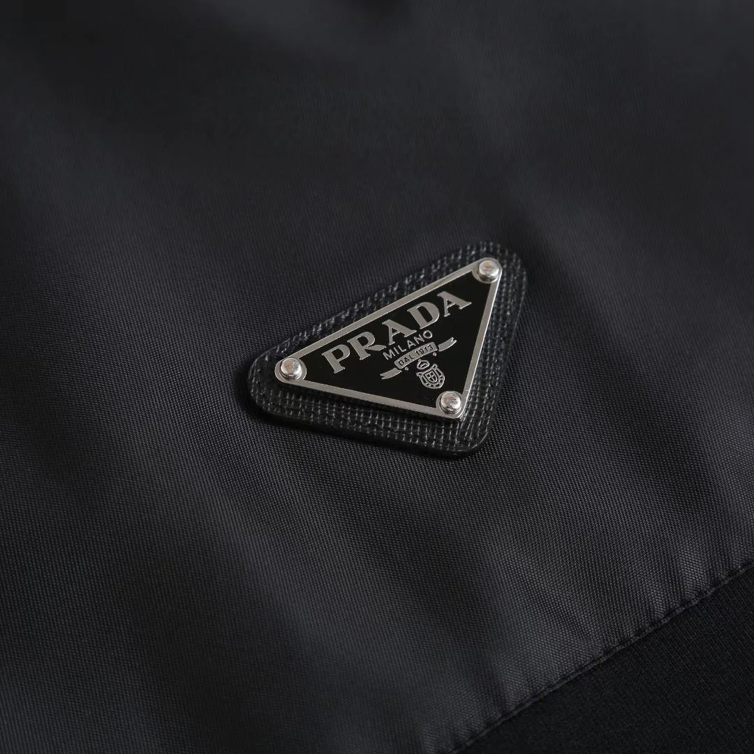 Prada Cotton Fleece Zipper Jacket with Re-Nylon Details (Black) — ビュー 5